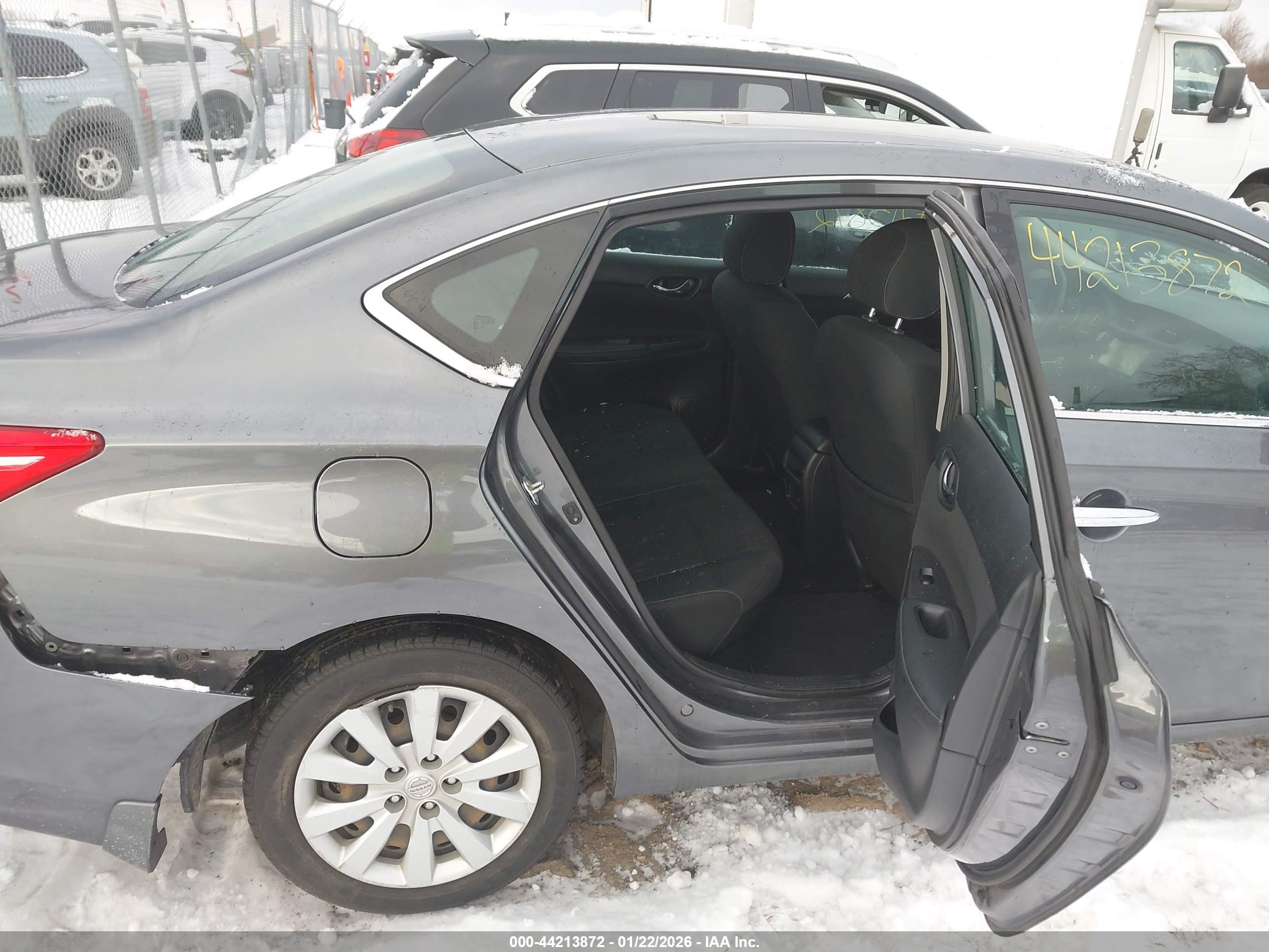 NISSAN SENTRA image 8
