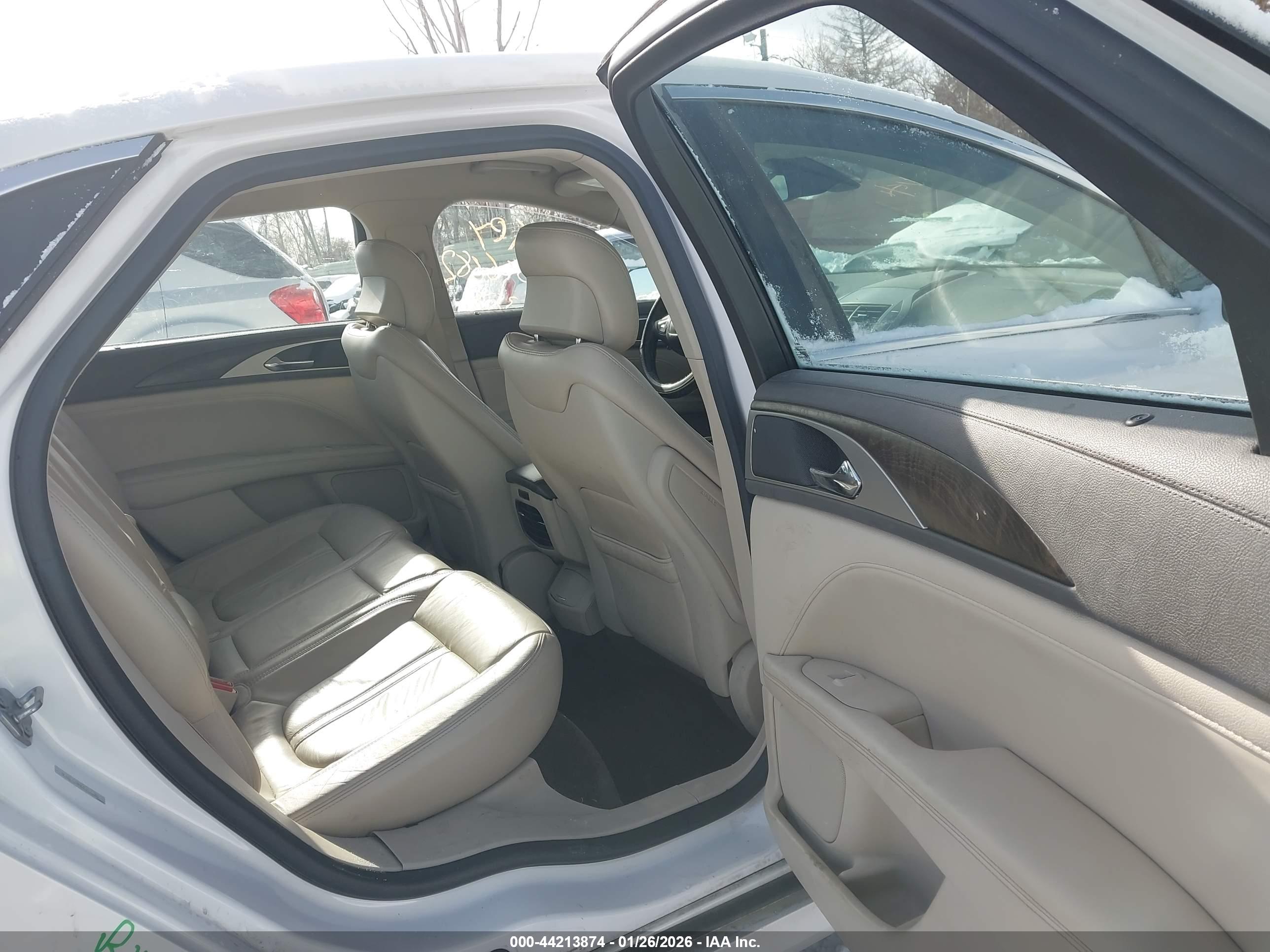 LINCOLN MKZ image 8