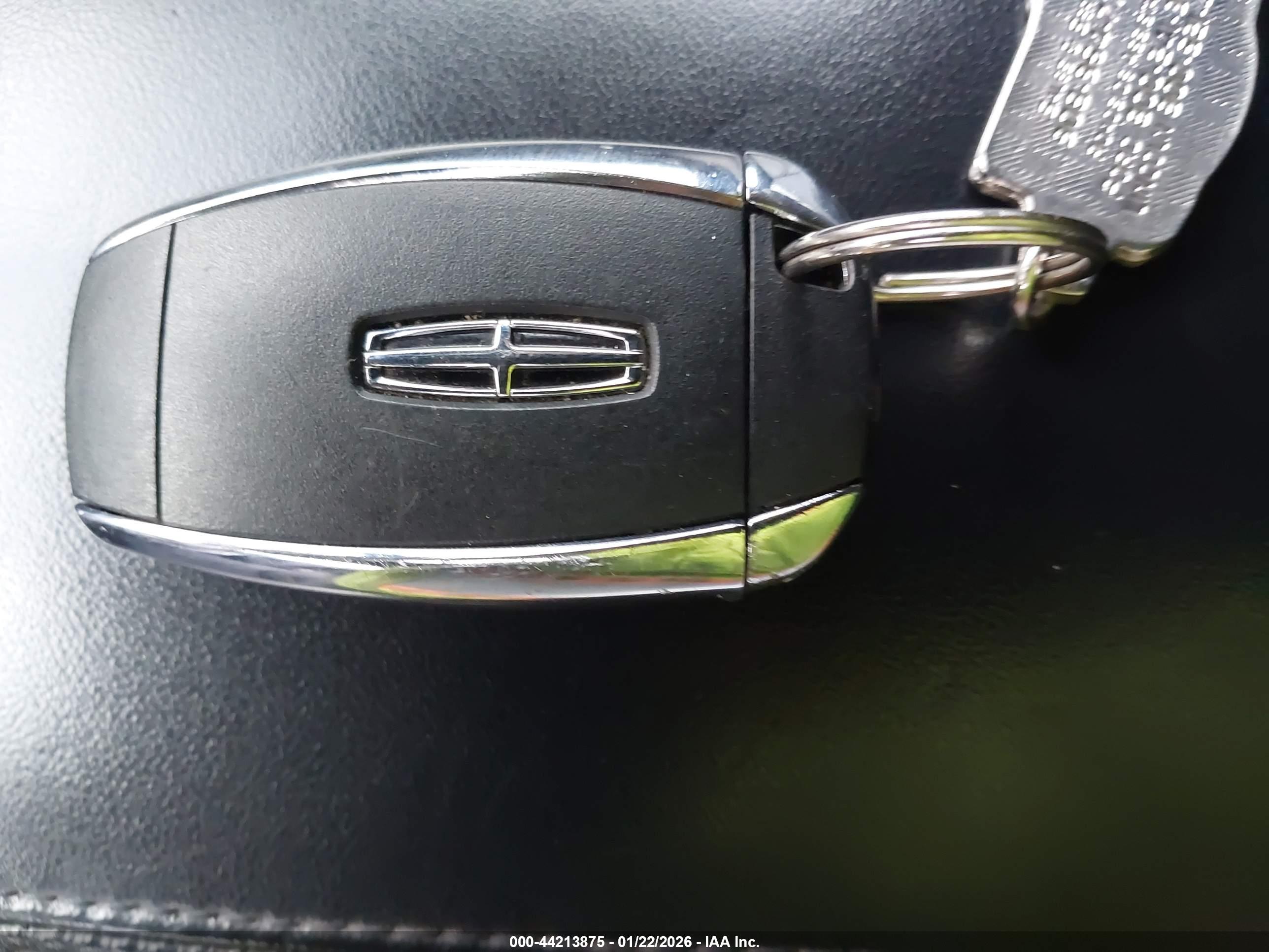 LINCOLN MKC image 11