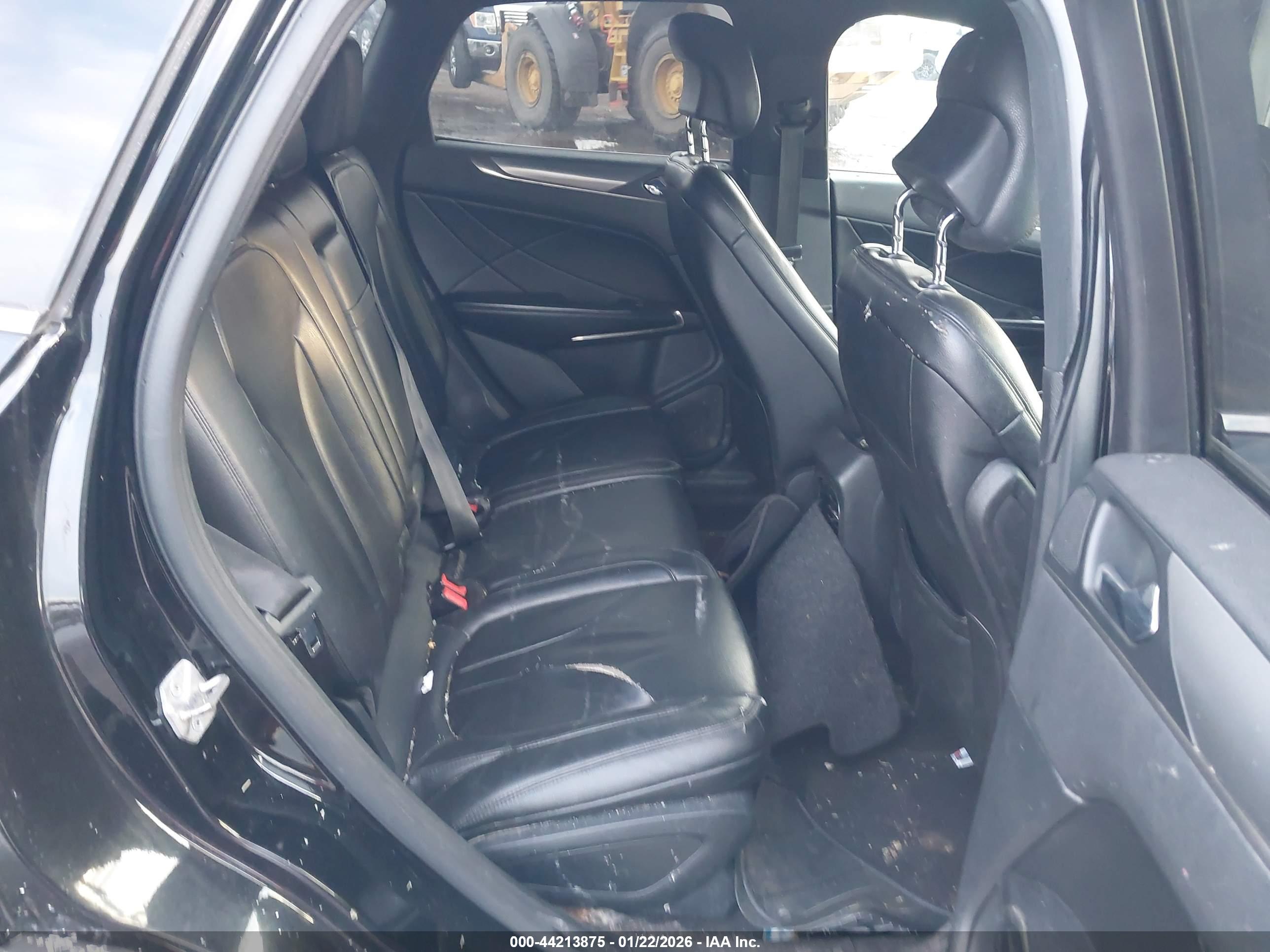 LINCOLN MKC image 8