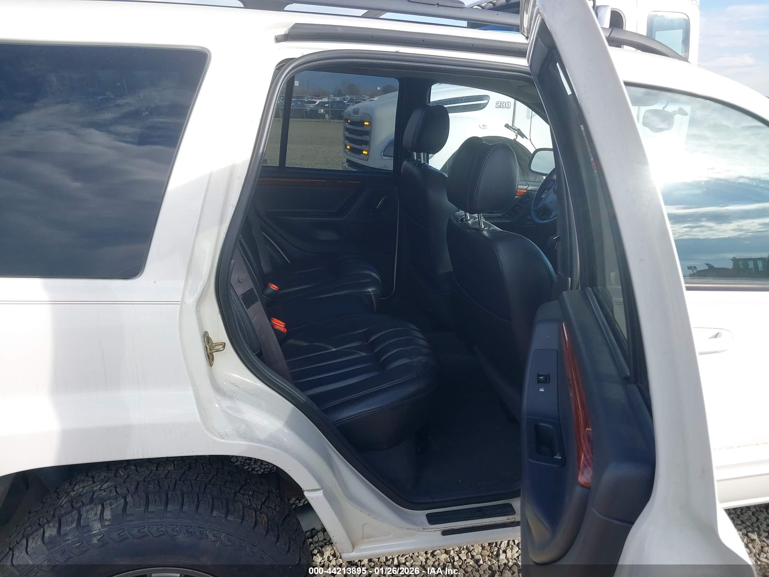 JEEP GRAND image 8