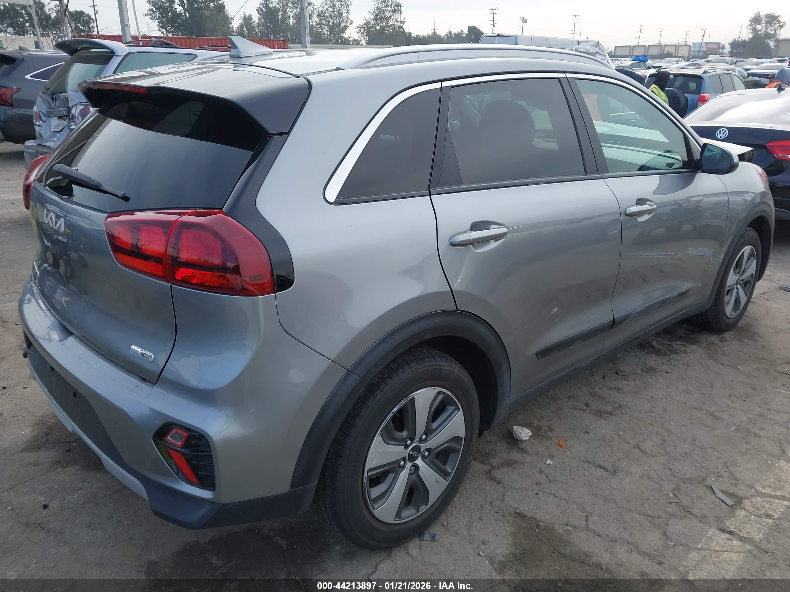 KIA NIRO image 4