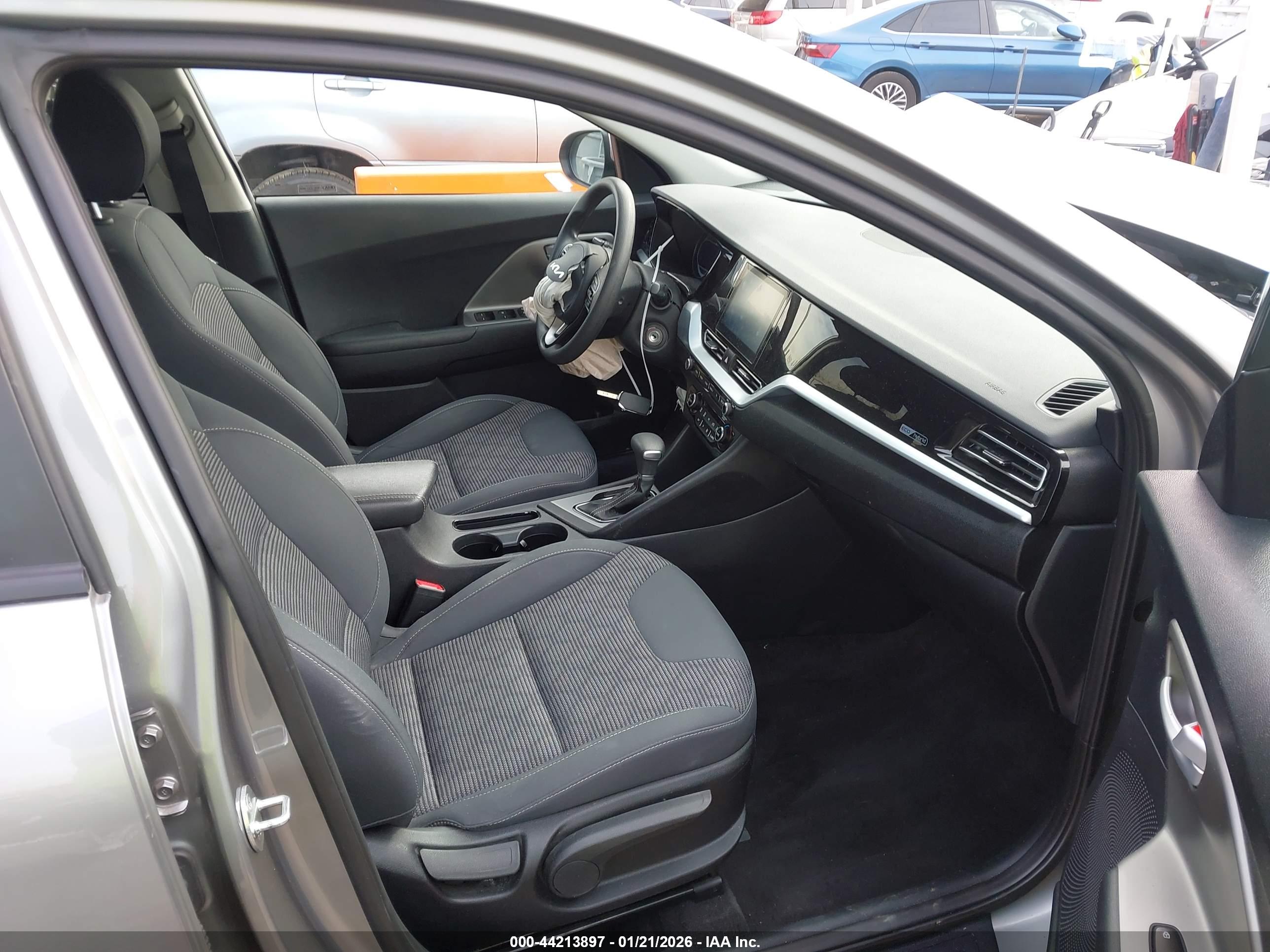 KIA NIRO image 5