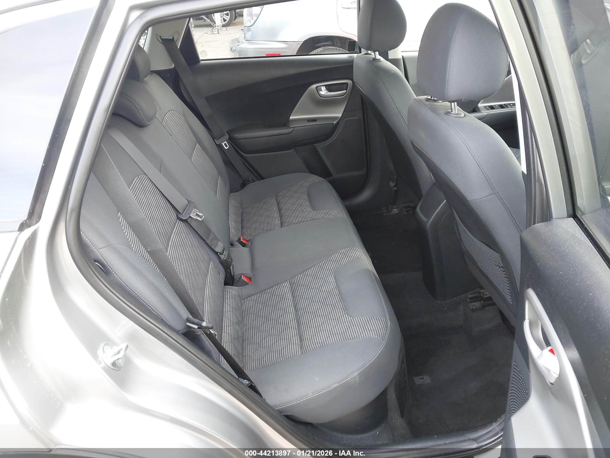 KIA NIRO image 8