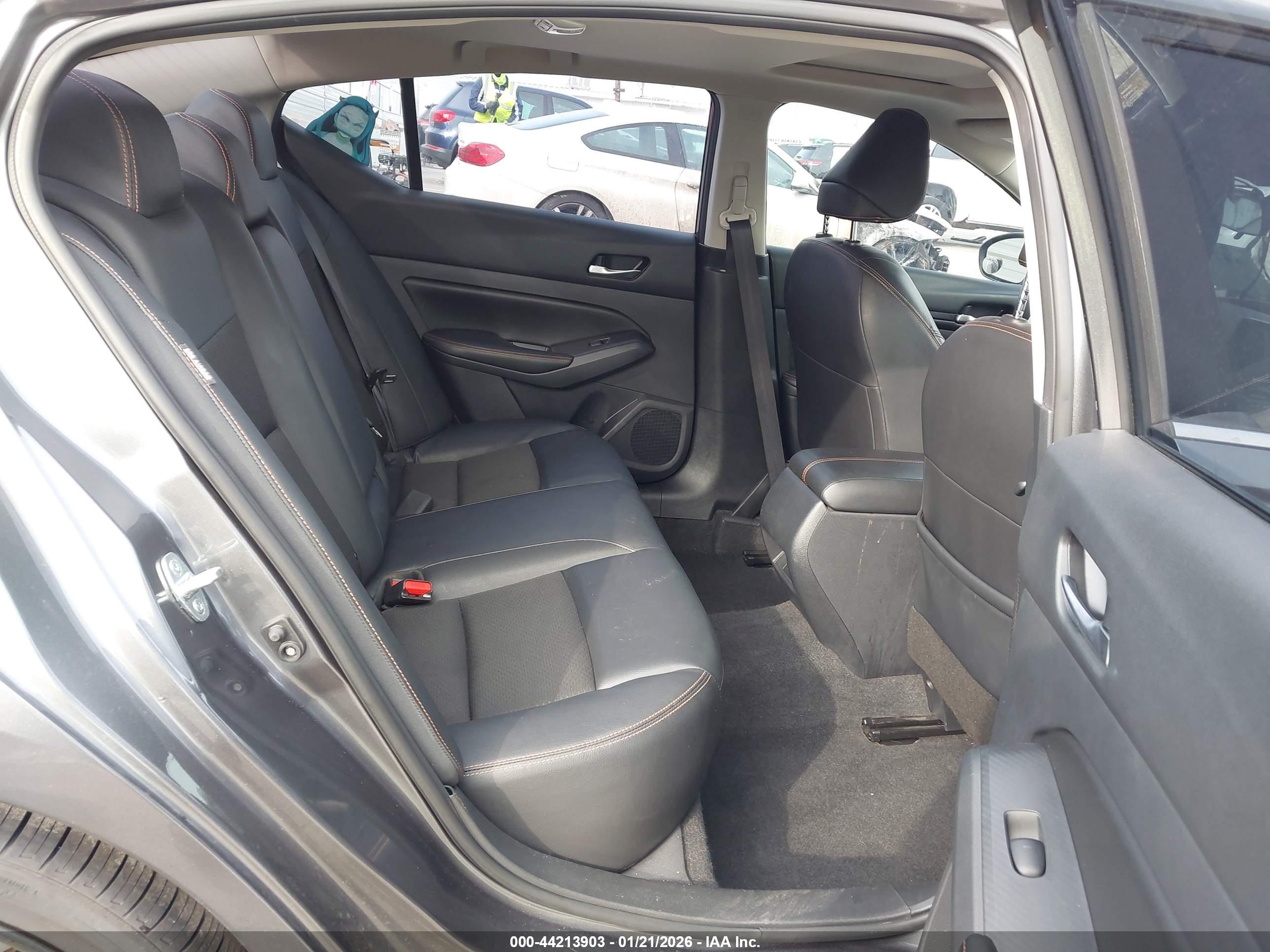 NISSAN ALTIMA image 8