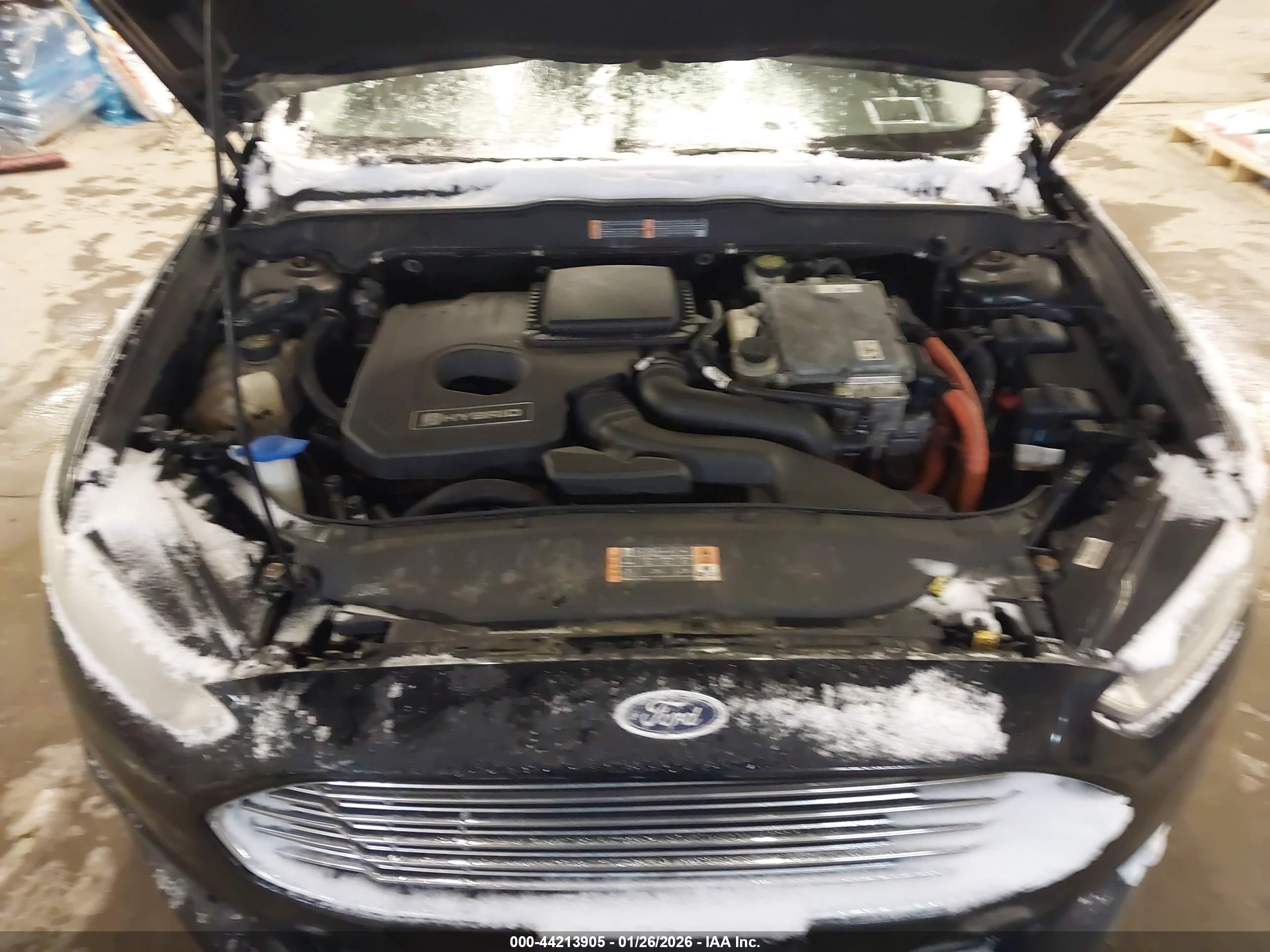 FORD FUSION image 10