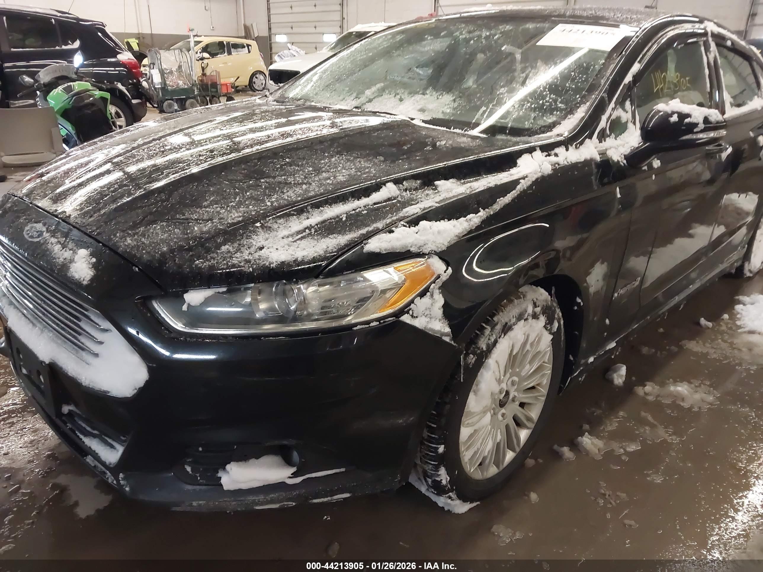 FORD FUSION image 6