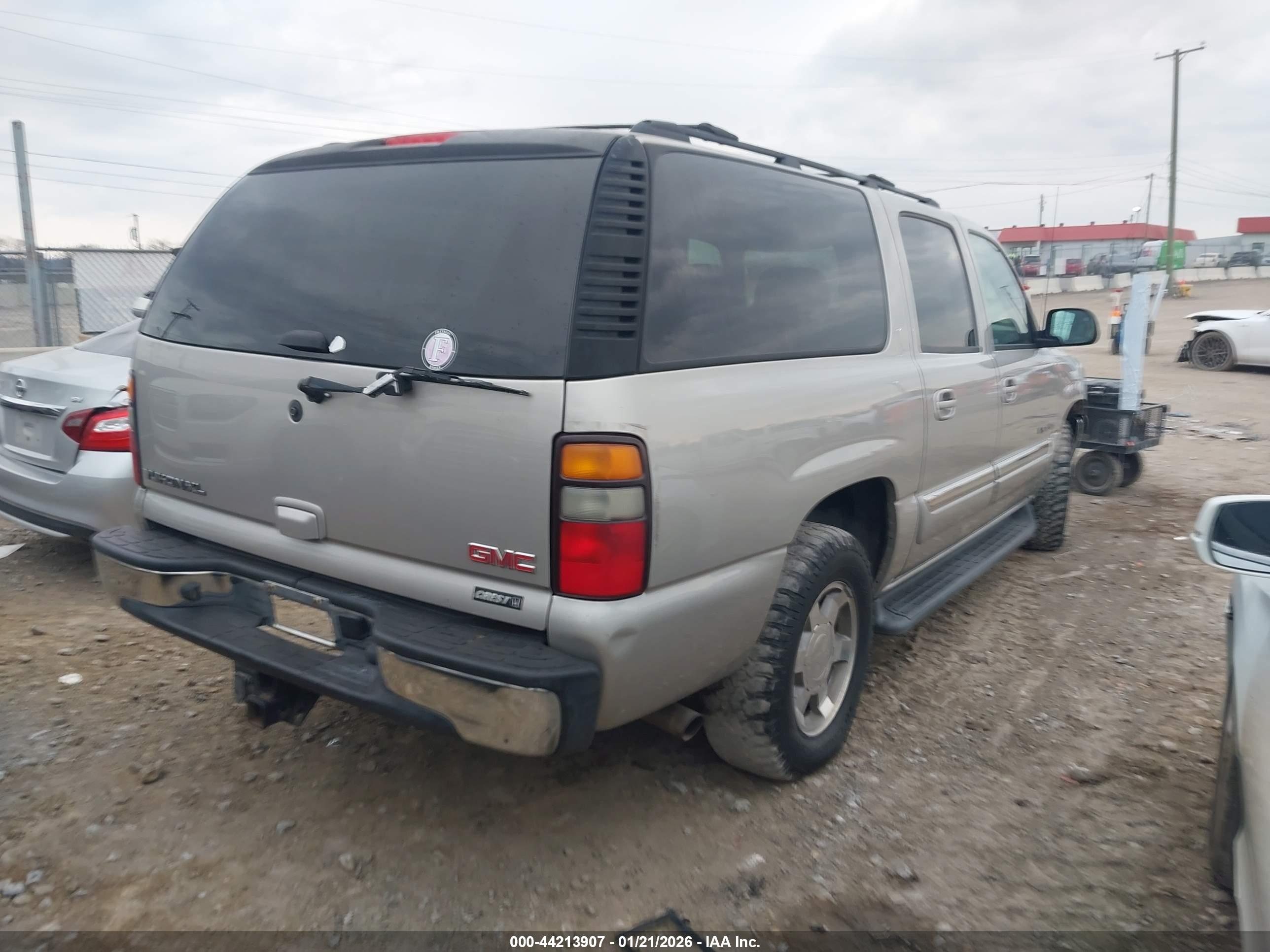 GMC YUKON image 4
