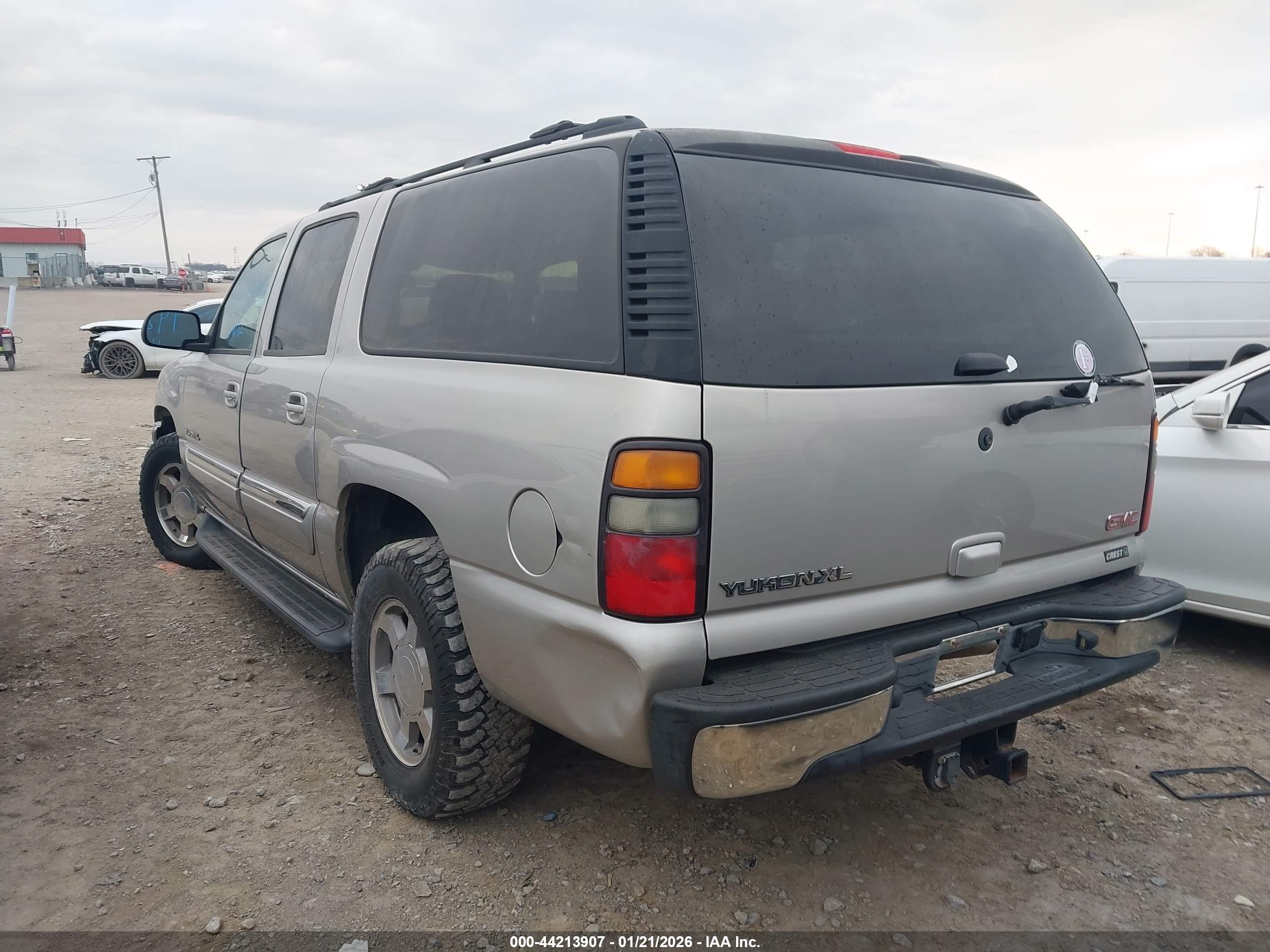 GMC YUKON image 6