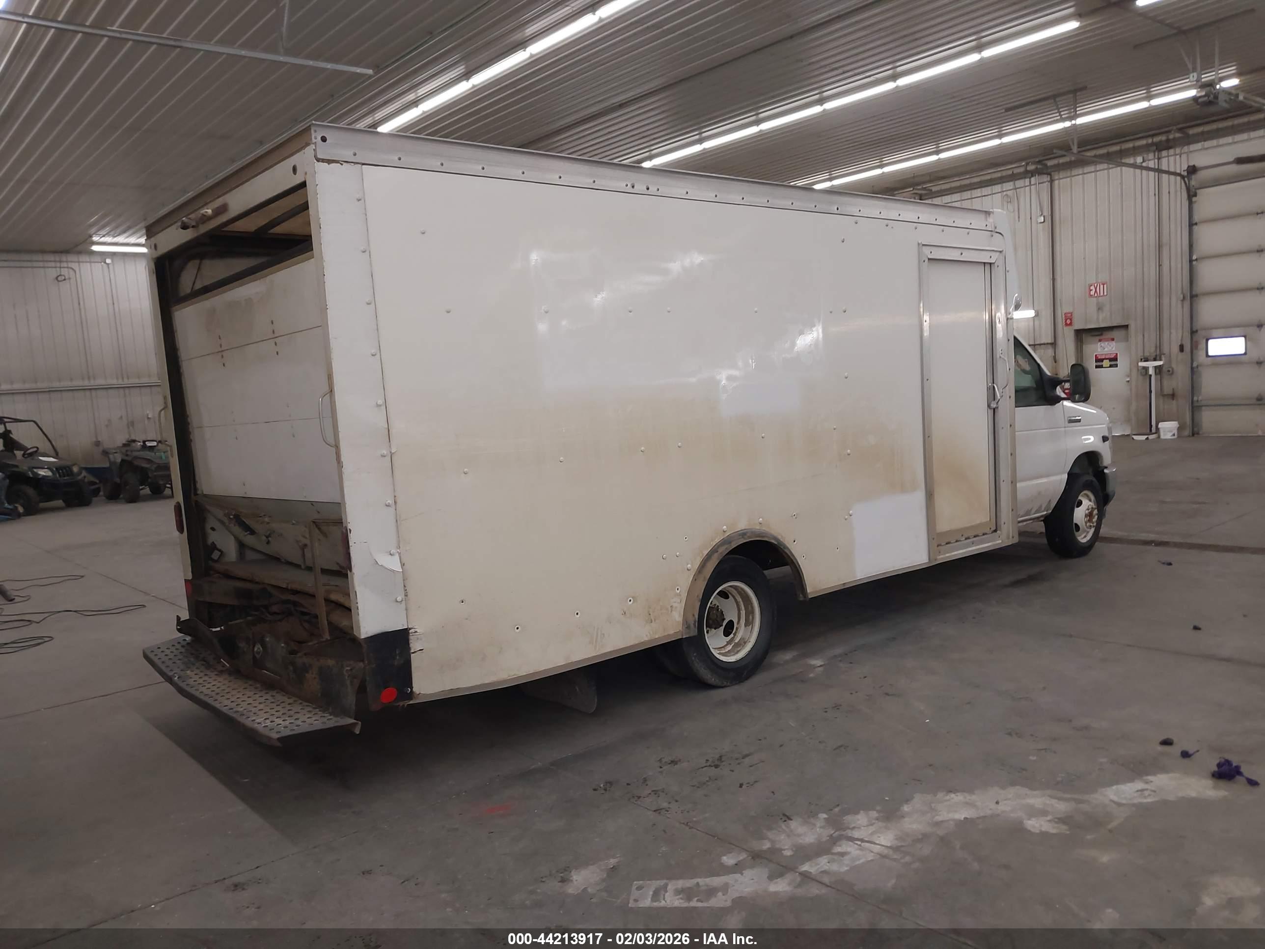 FORD E-350 image 4