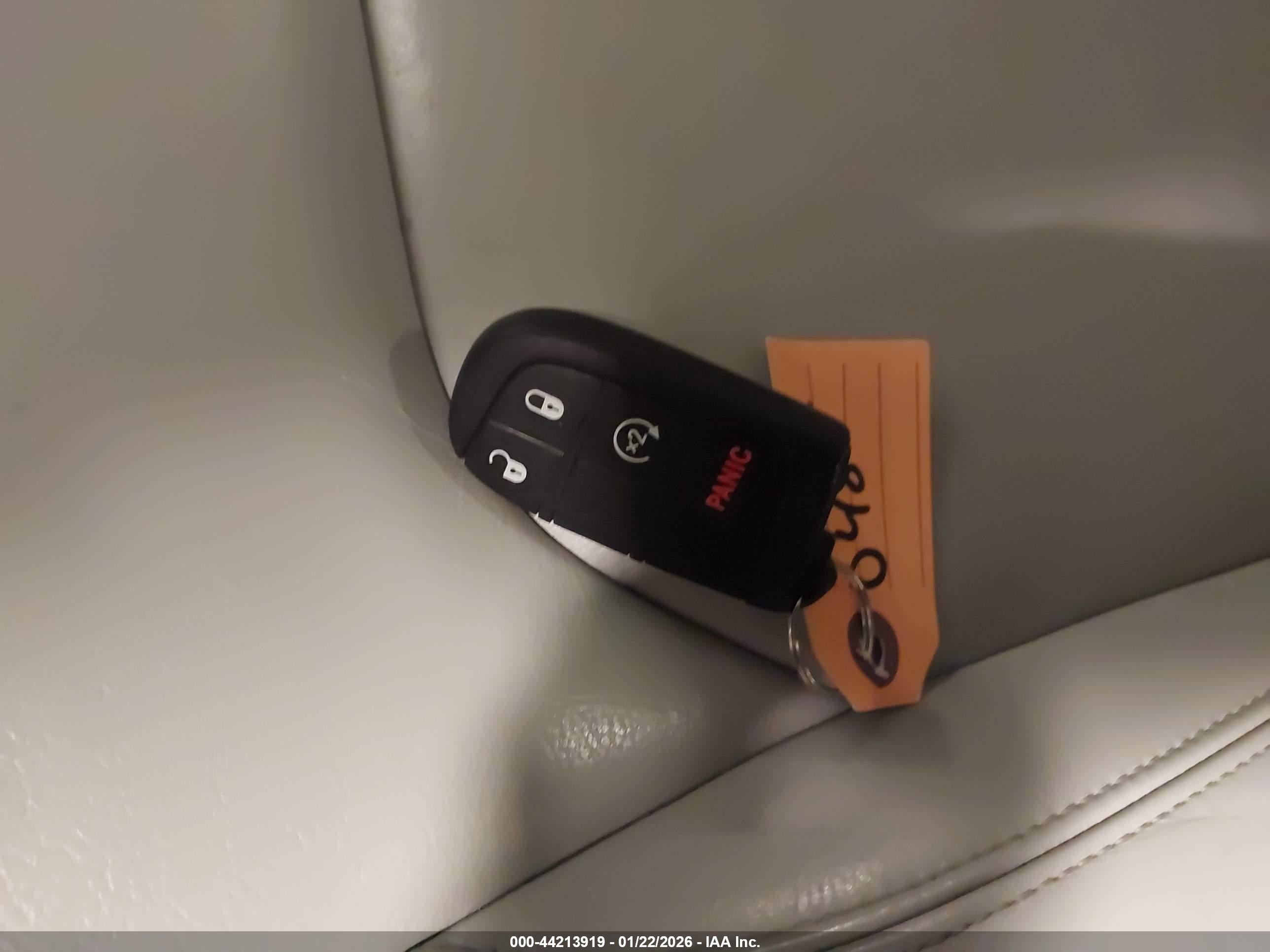 JEEP RENEGADE image 11