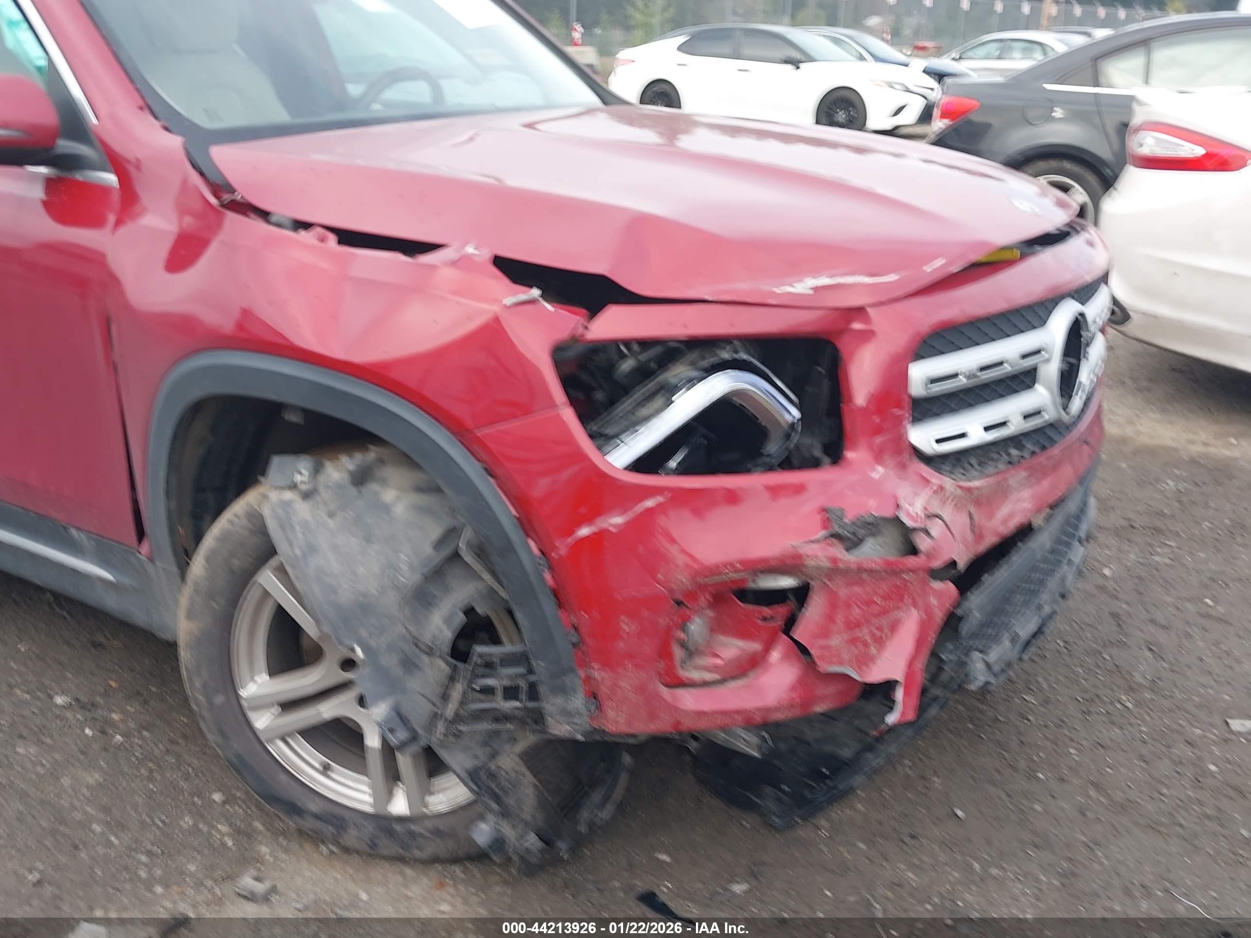 MERCEDES-BENZ GLB image 6