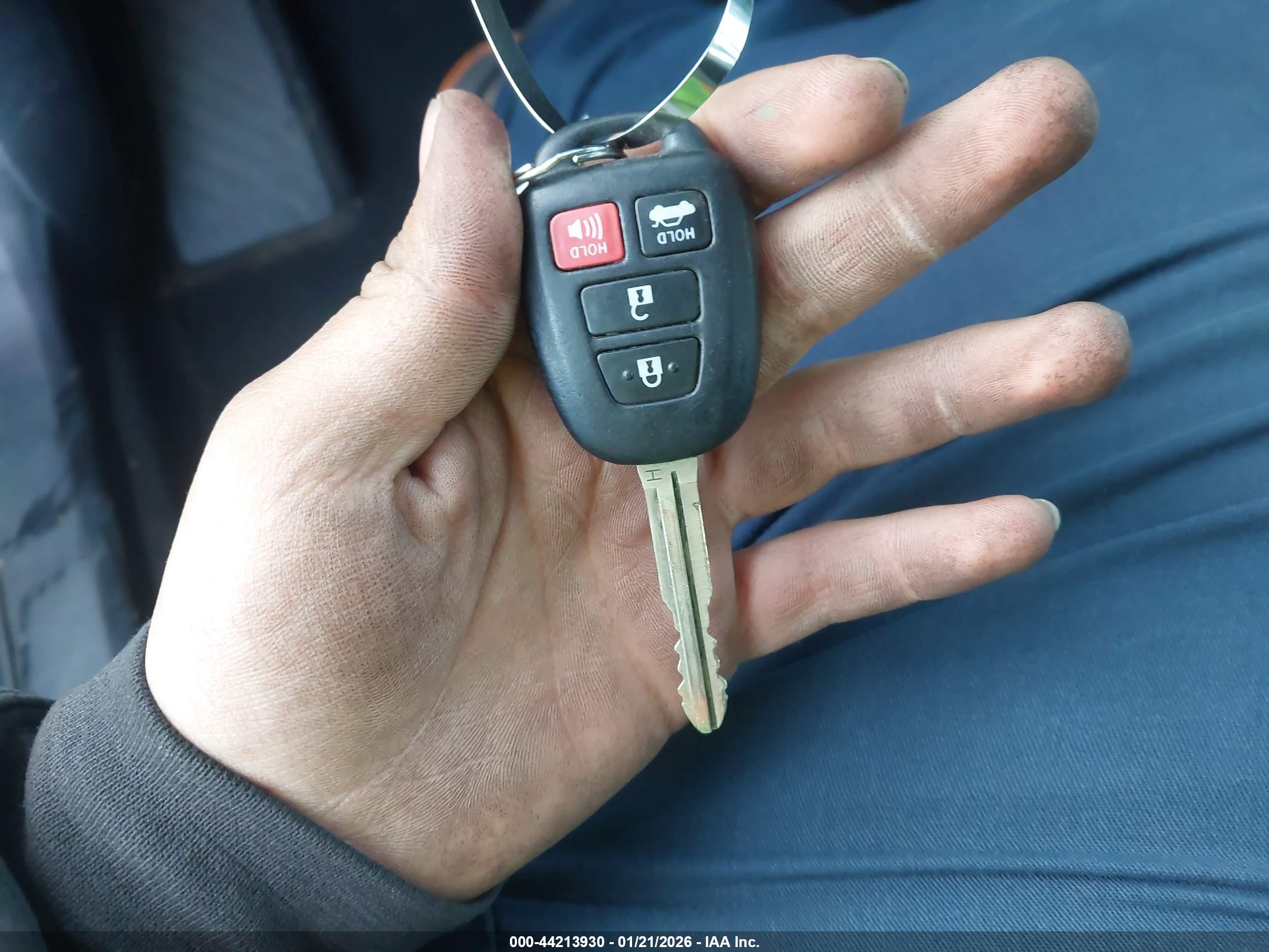 TOYOTA COROLLA image 11