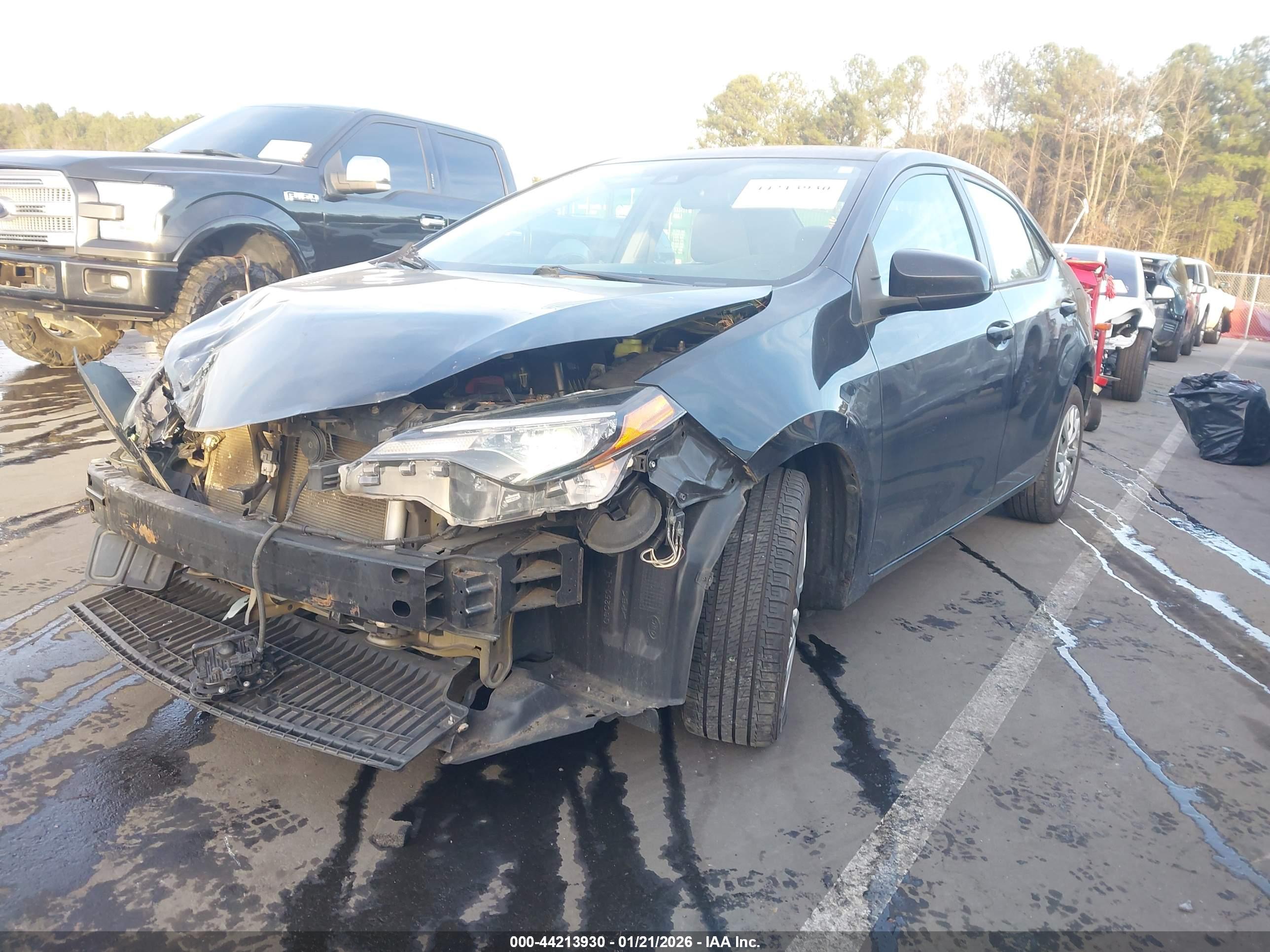 TOYOTA COROLLA image 2