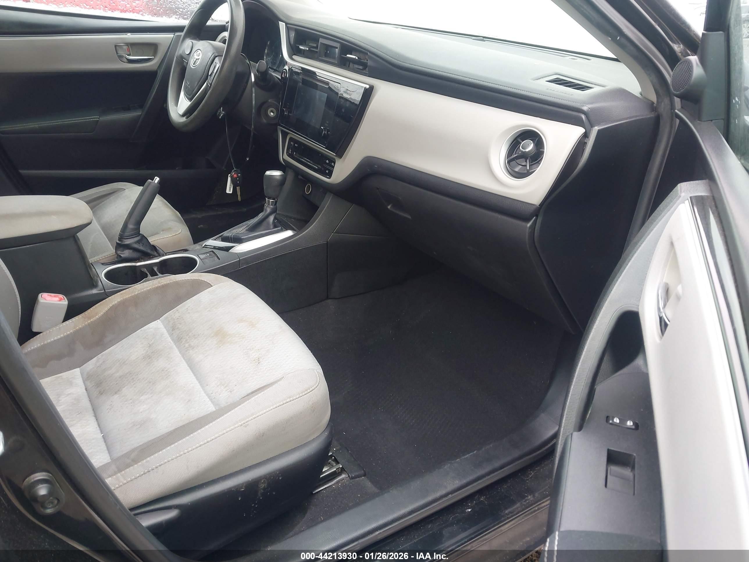 TOYOTA COROLLA image 5