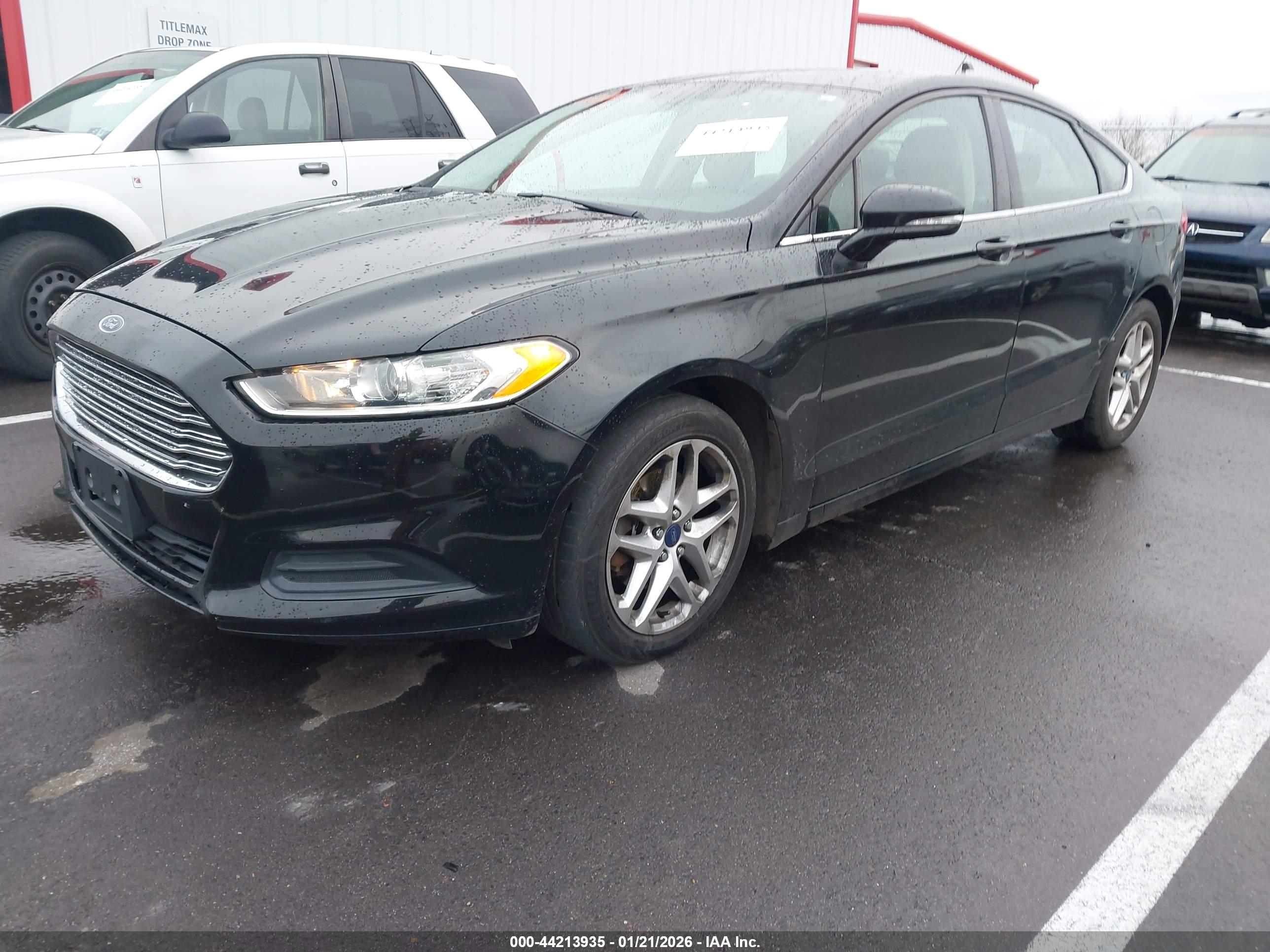 FORD FUSION image 2