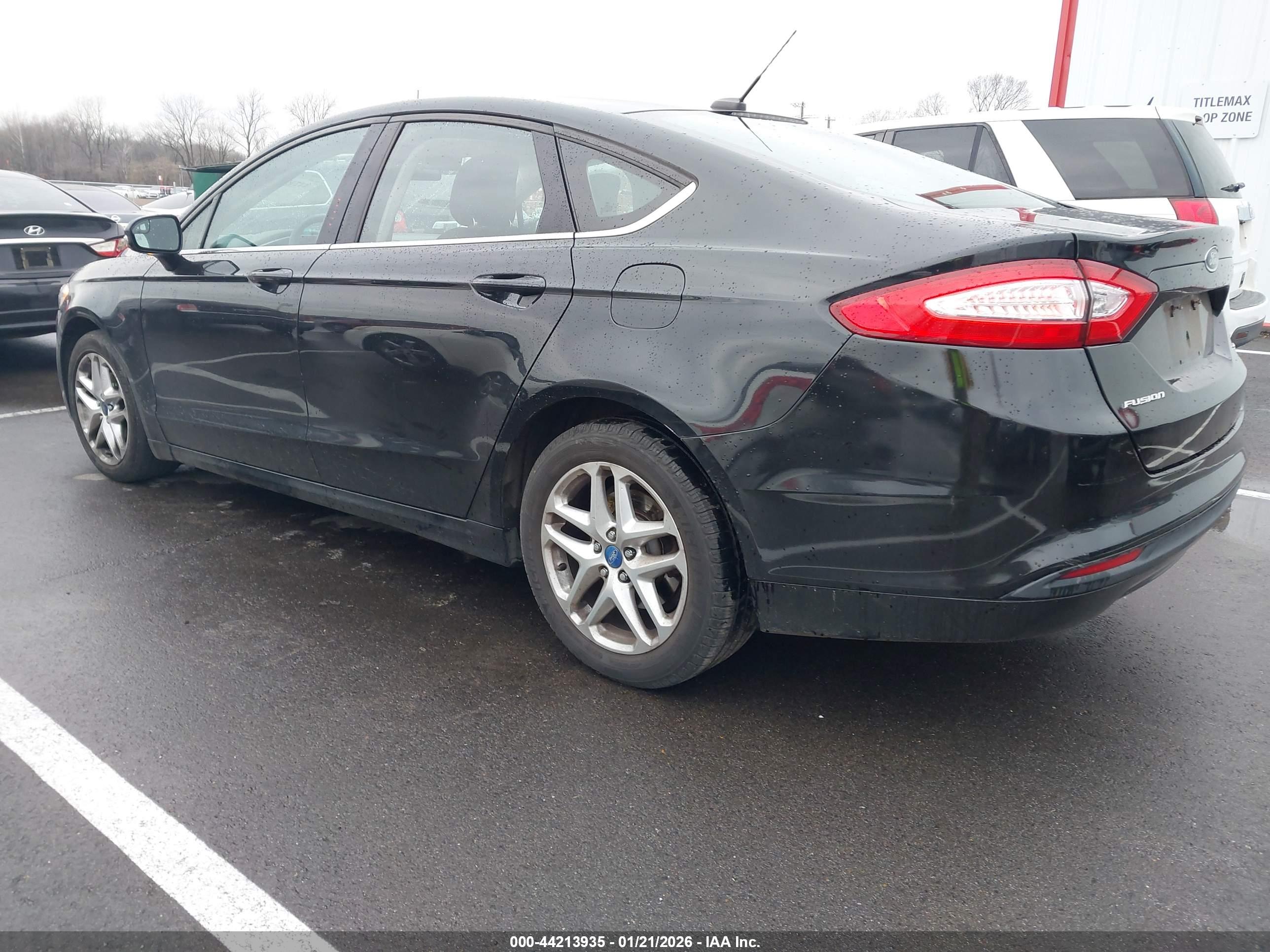 FORD FUSION image 3