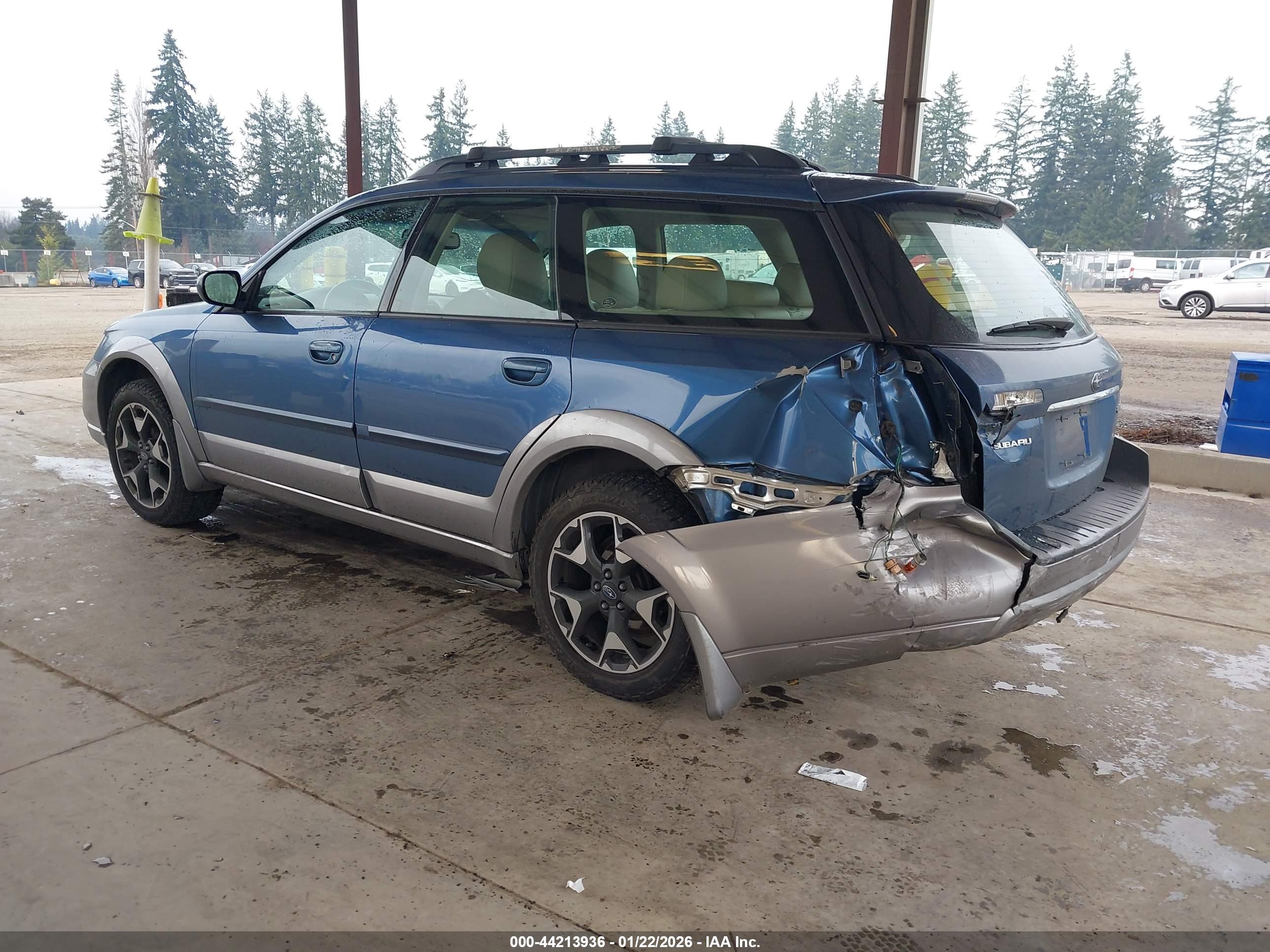 SUBARU OUTBACK image 3