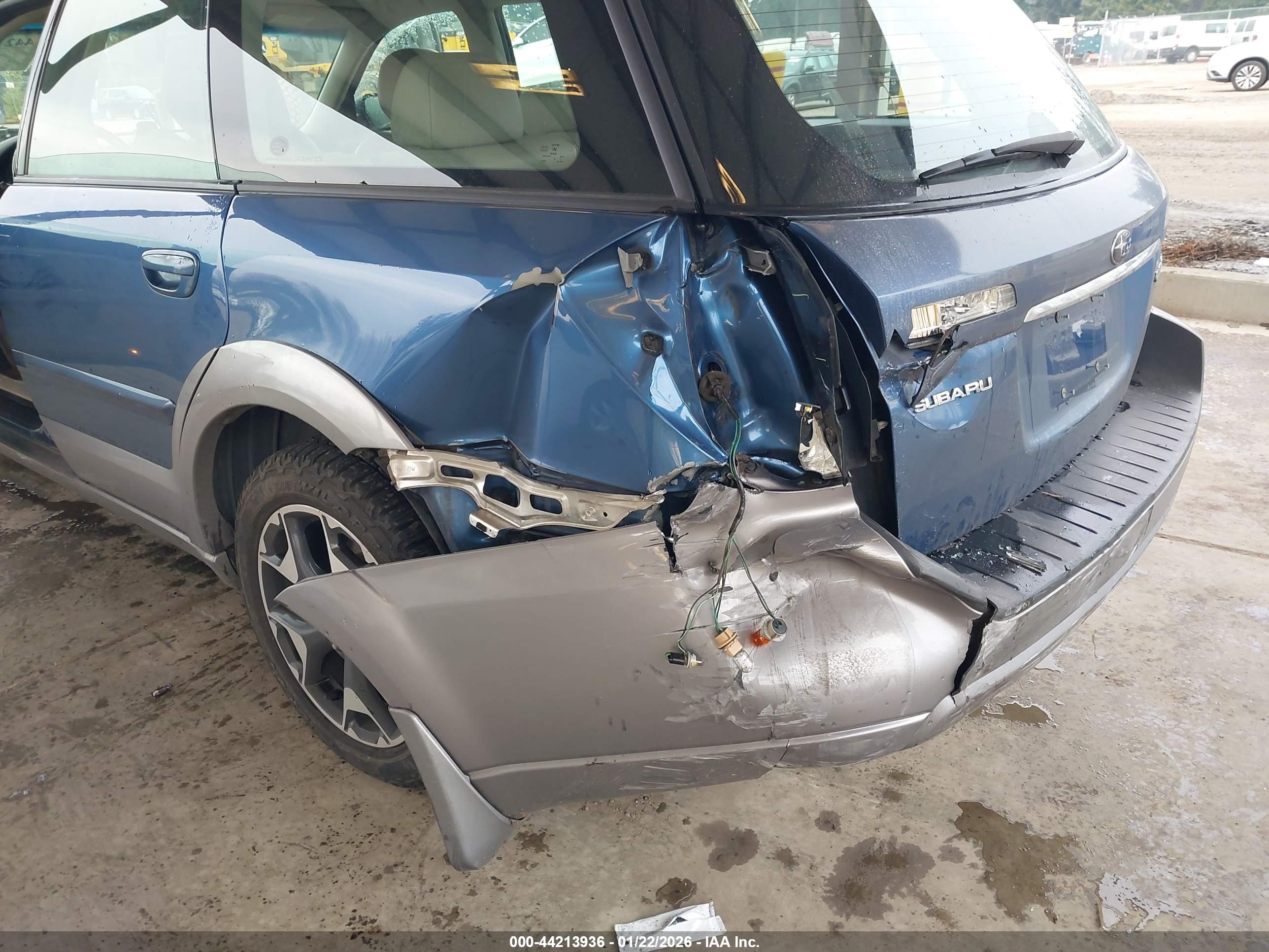 SUBARU OUTBACK image 6