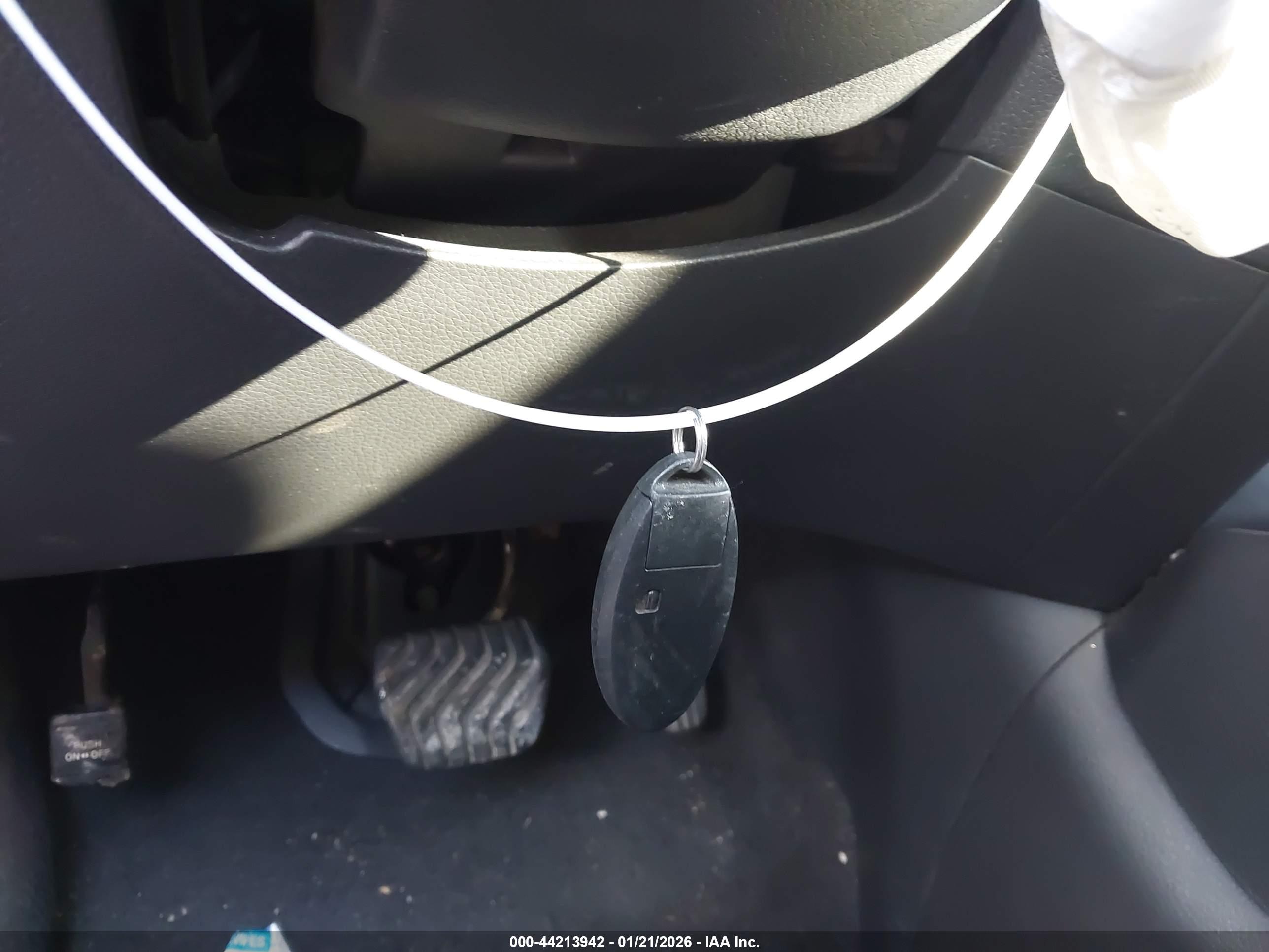 NISSAN ROGUE image 11