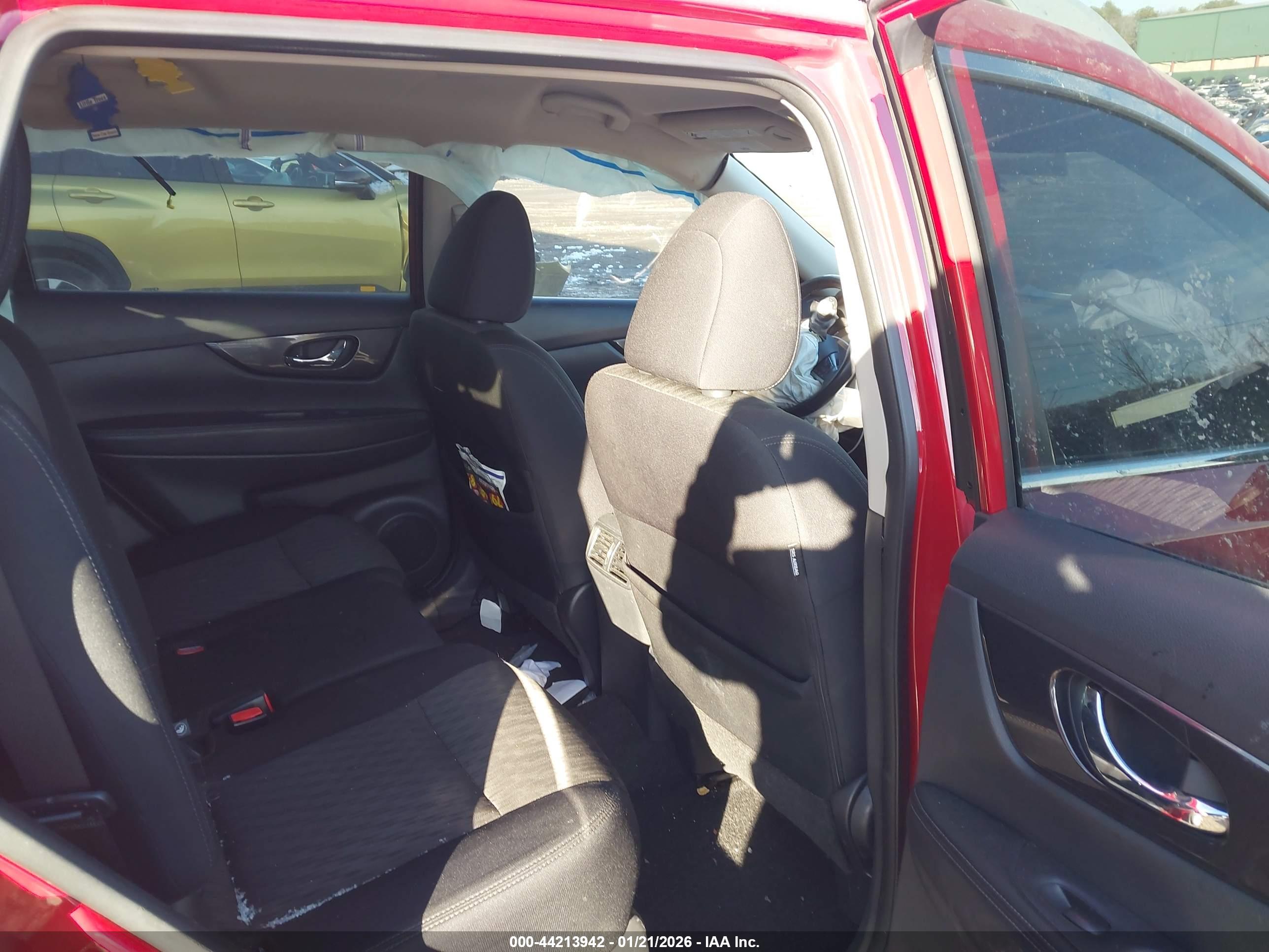 NISSAN ROGUE image 8