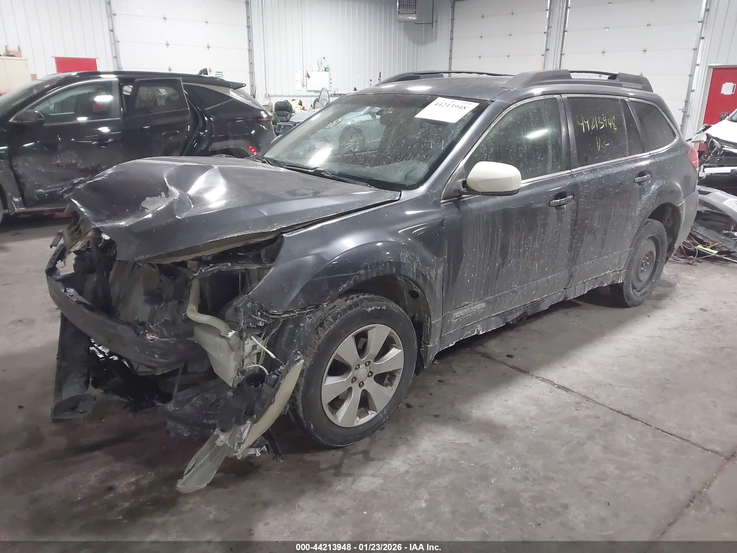 SUBARU OUTBACK image 2