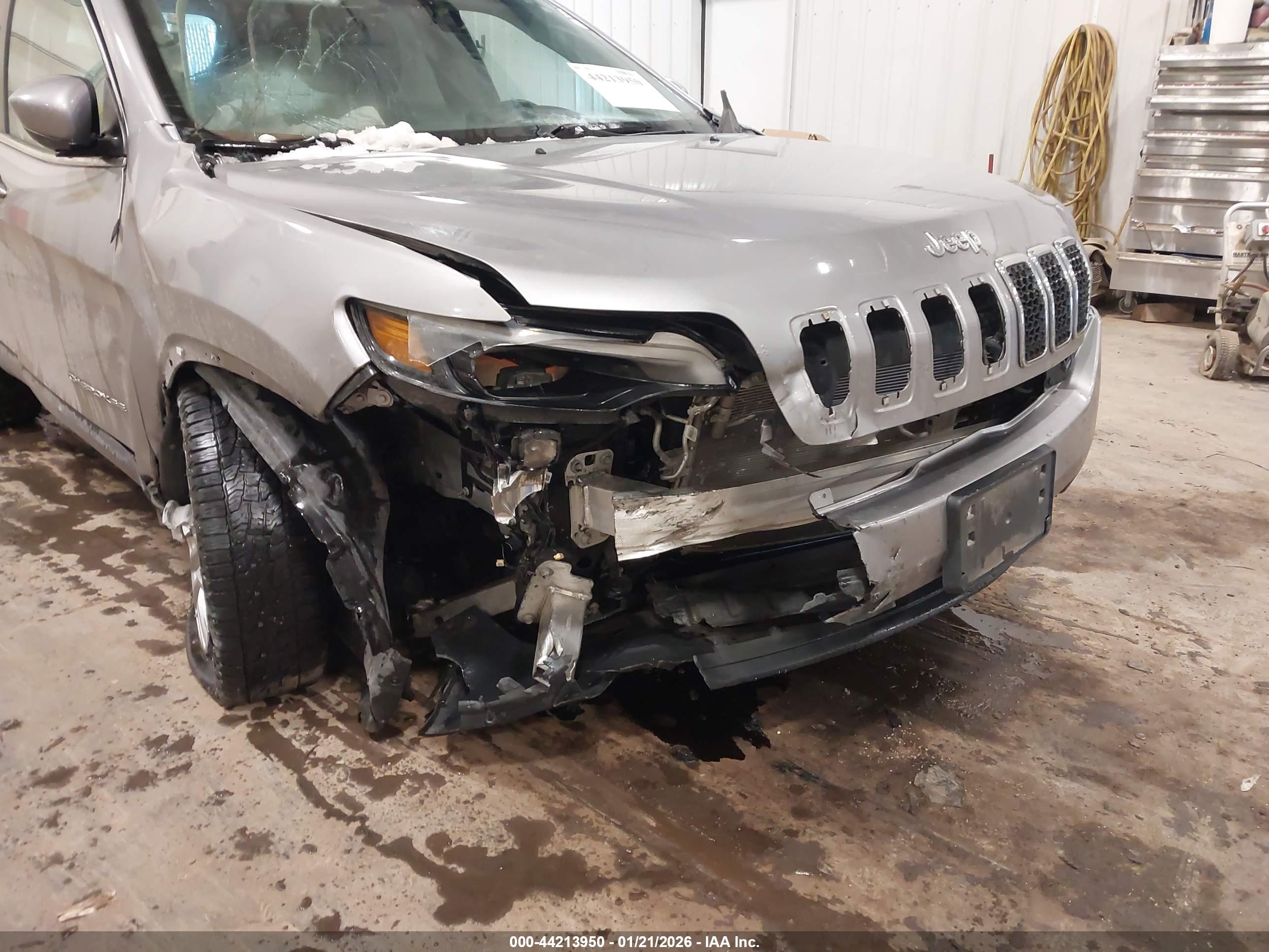 JEEP CHEROKEE image 6