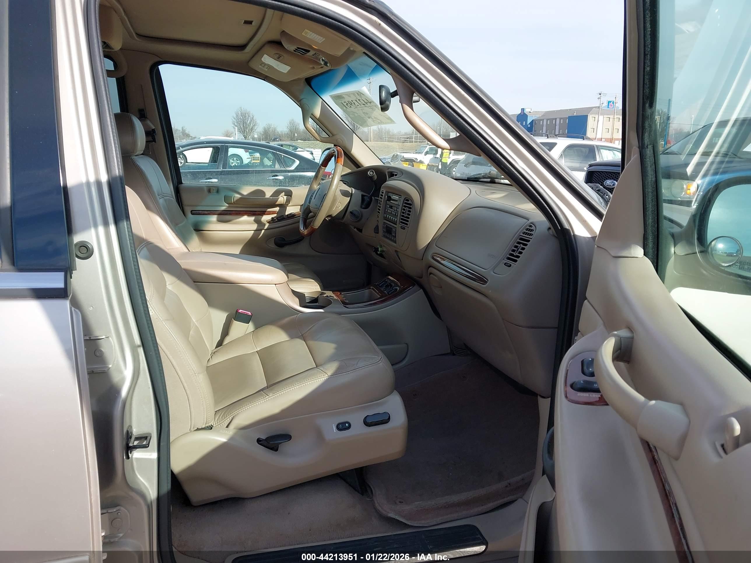 LINCOLN NAVIGATOR image 5