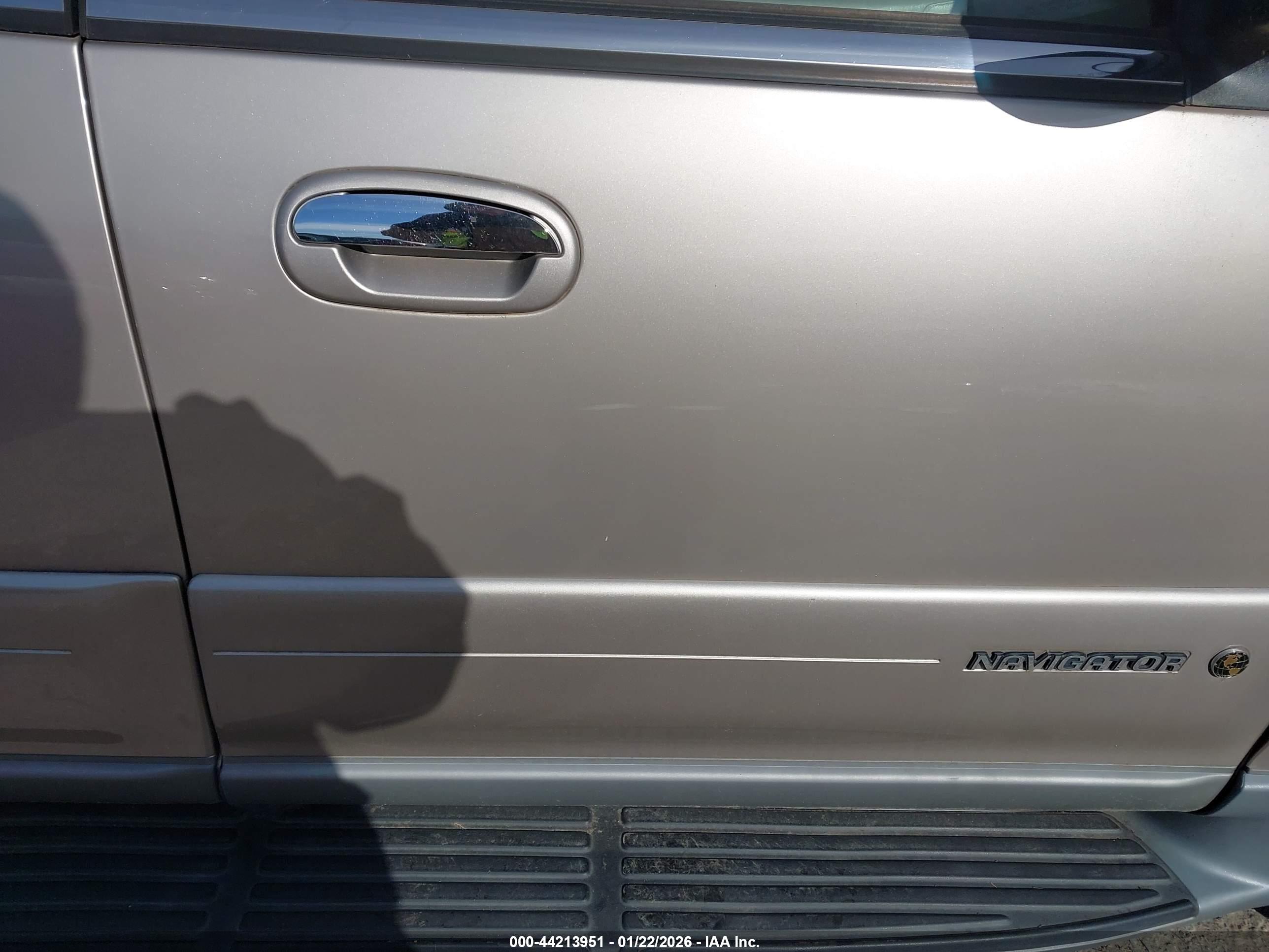 LINCOLN NAVIGATOR image 6