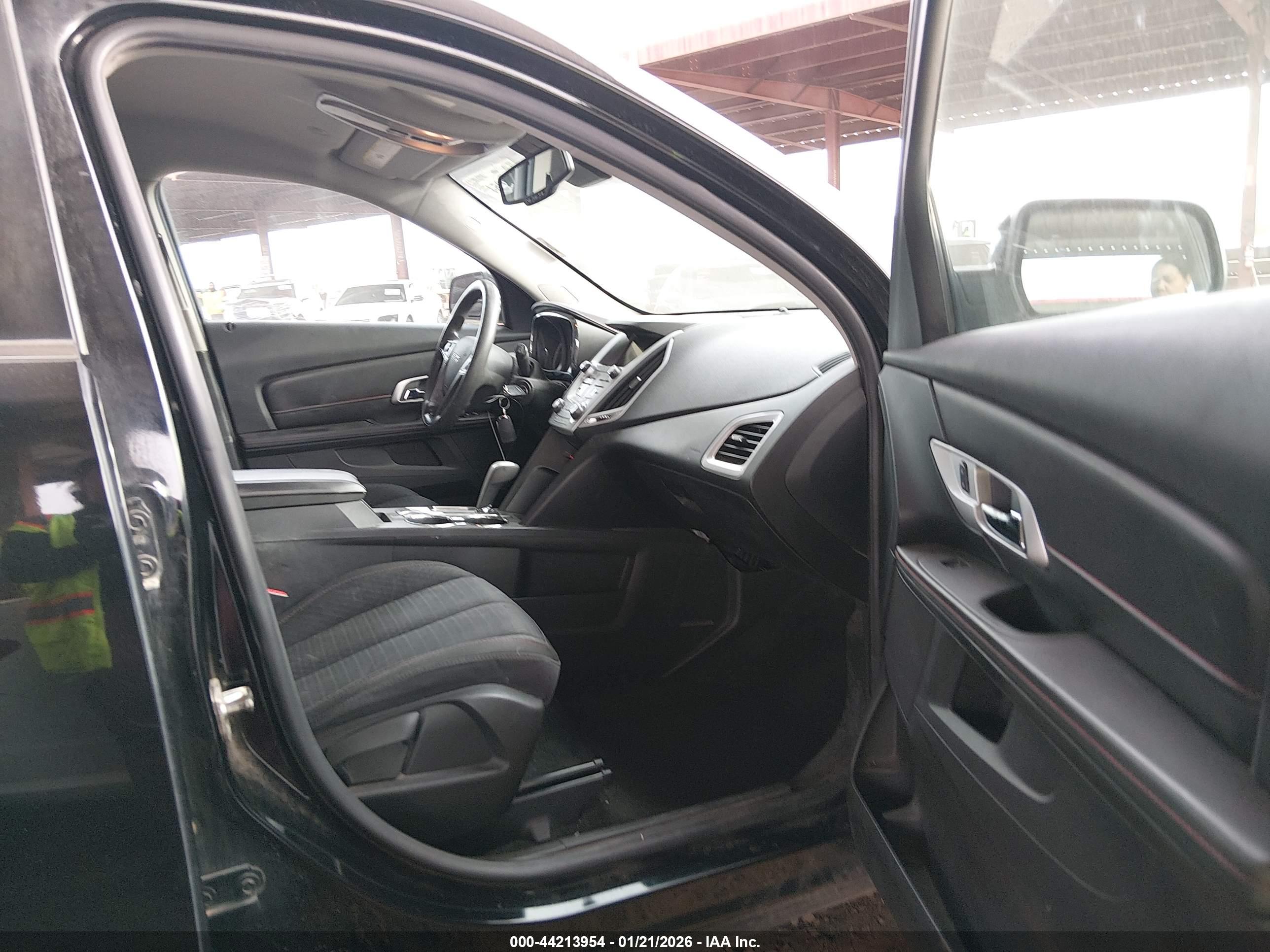 GMC TERRAIN image 5