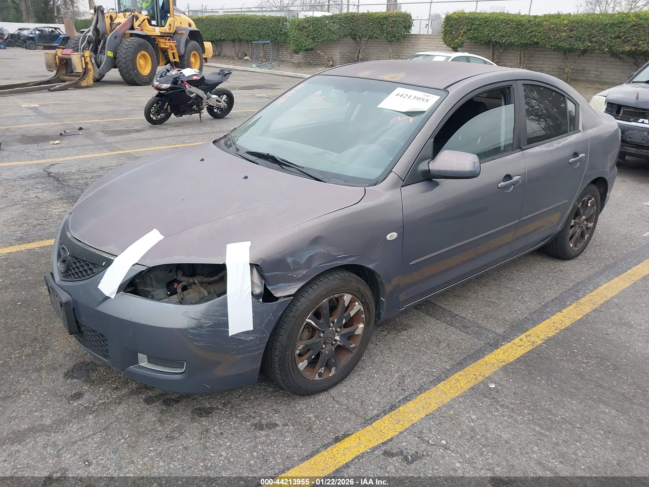 MAZDA MAZDA3 image 2