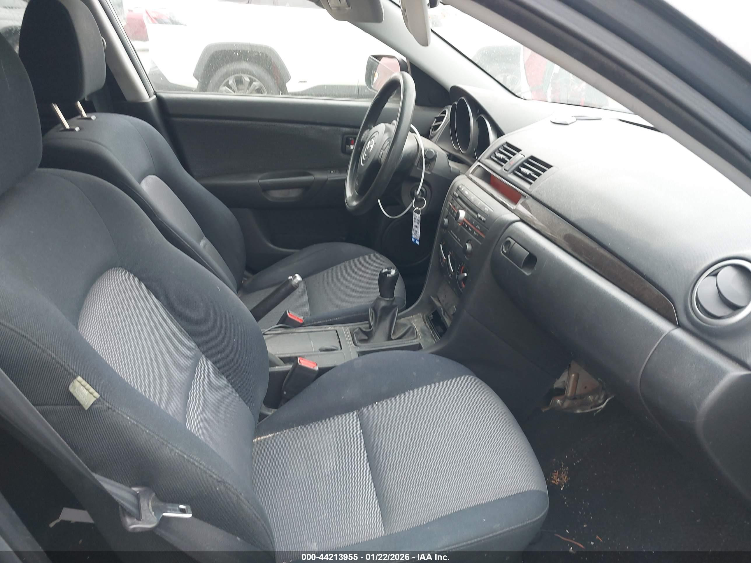 MAZDA MAZDA3 image 5