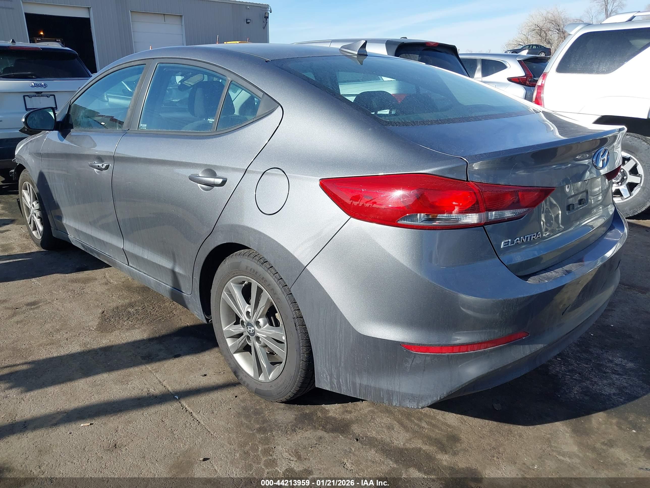 HYUNDAI ELANTRA image 3