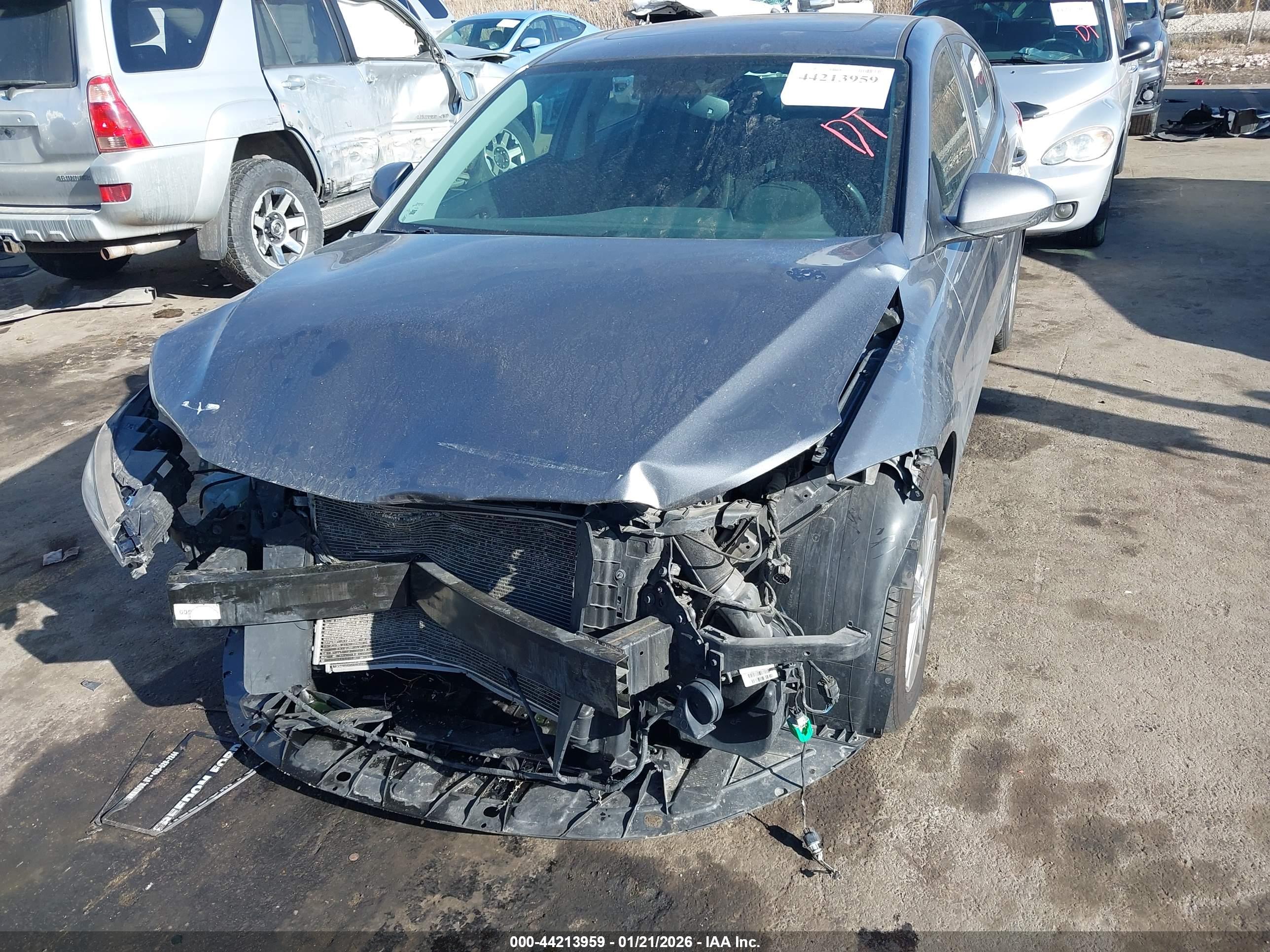 HYUNDAI ELANTRA image 6