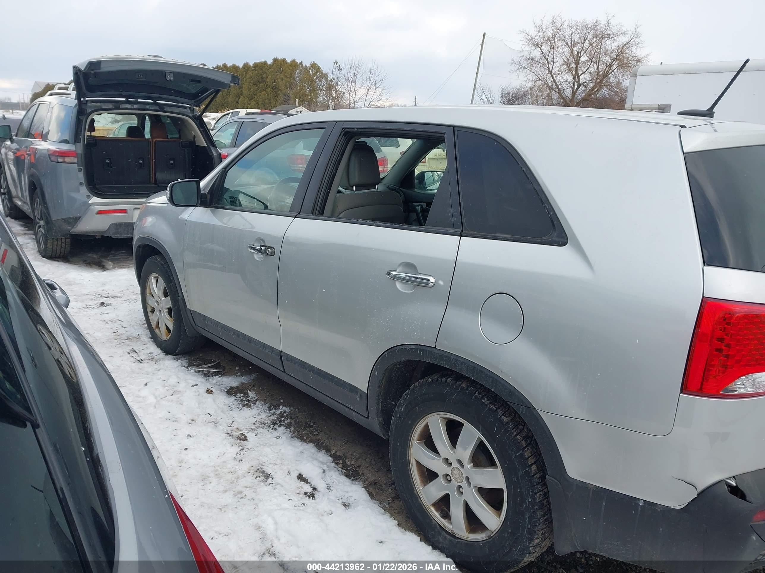 KIA SORENTO image 6