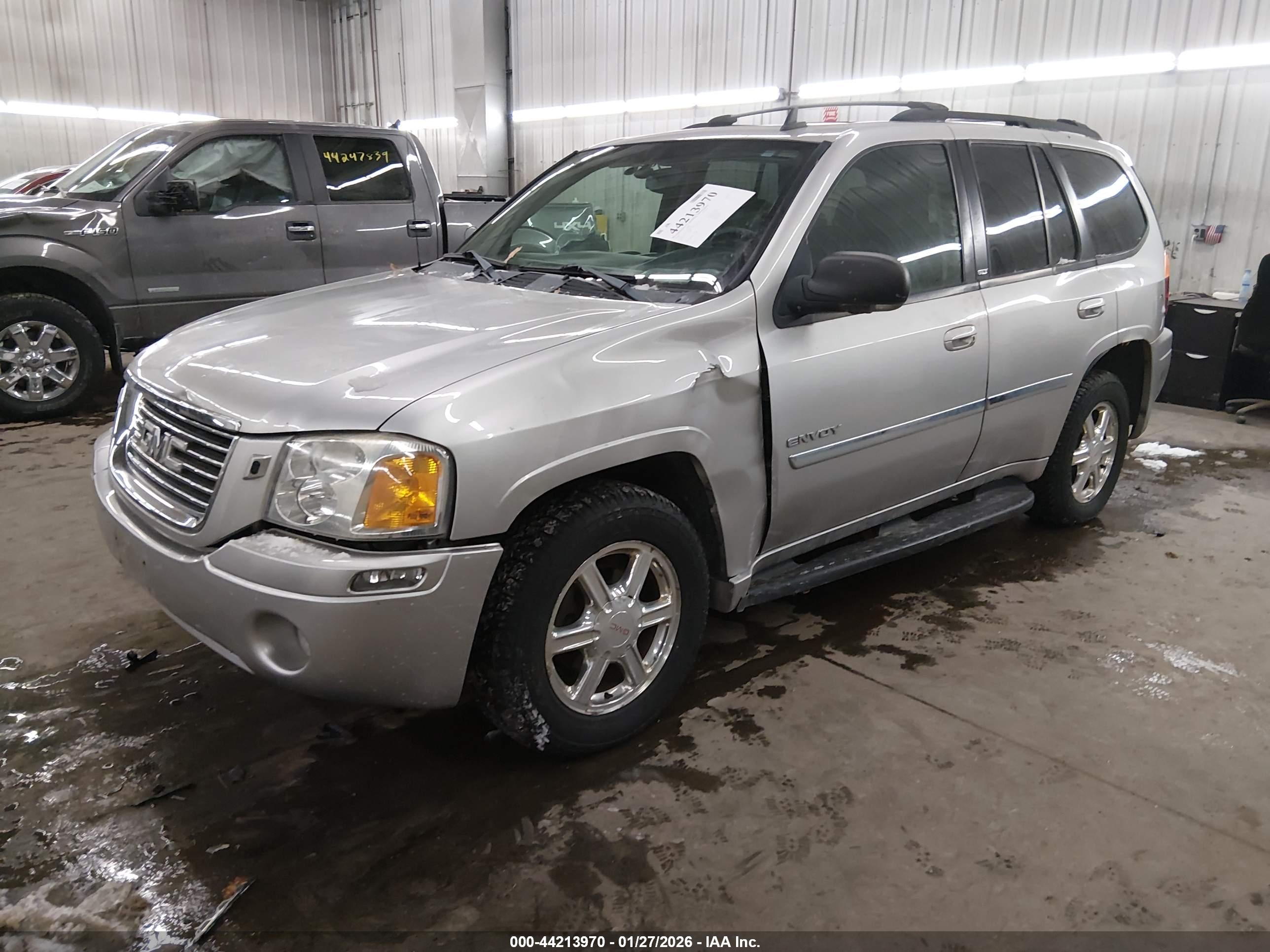 GMC ENVOY image 2