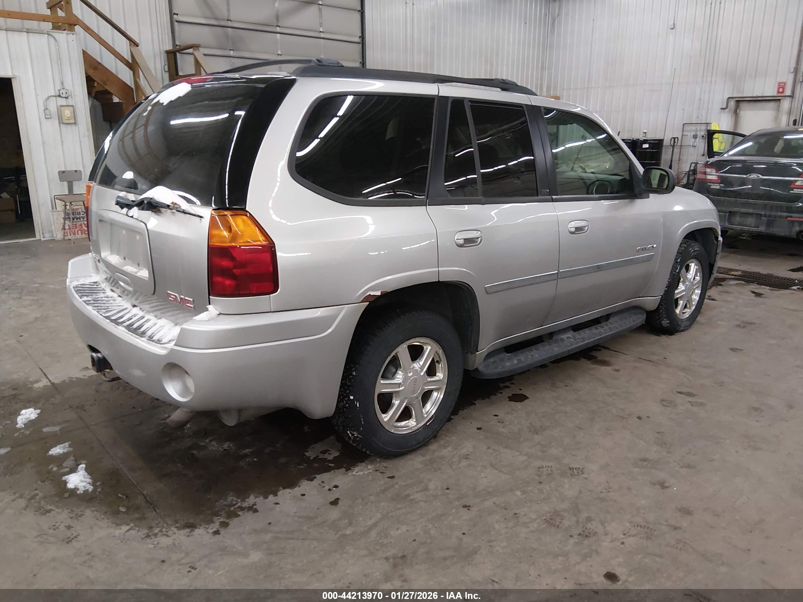 GMC ENVOY image 4