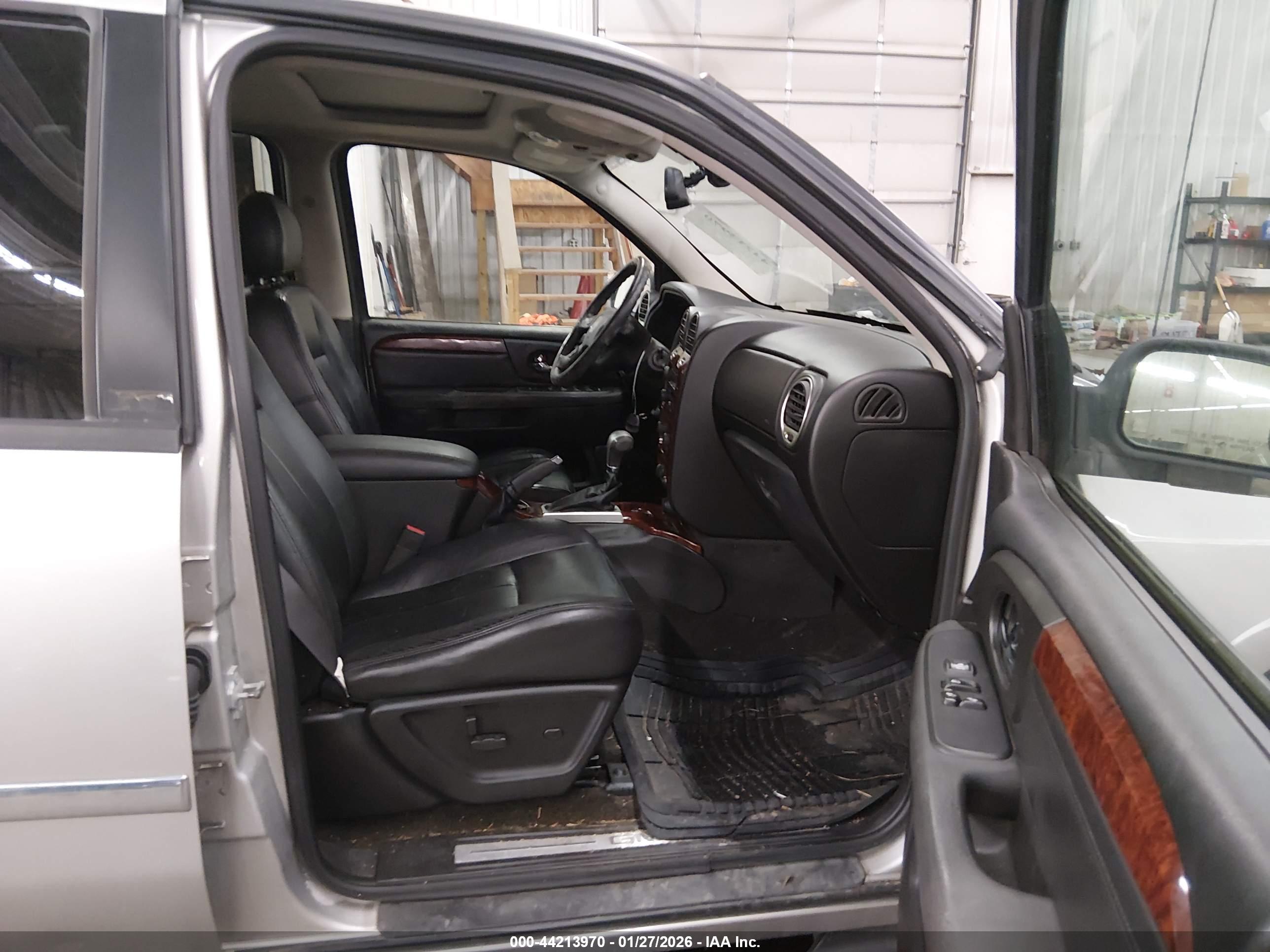 GMC ENVOY image 5