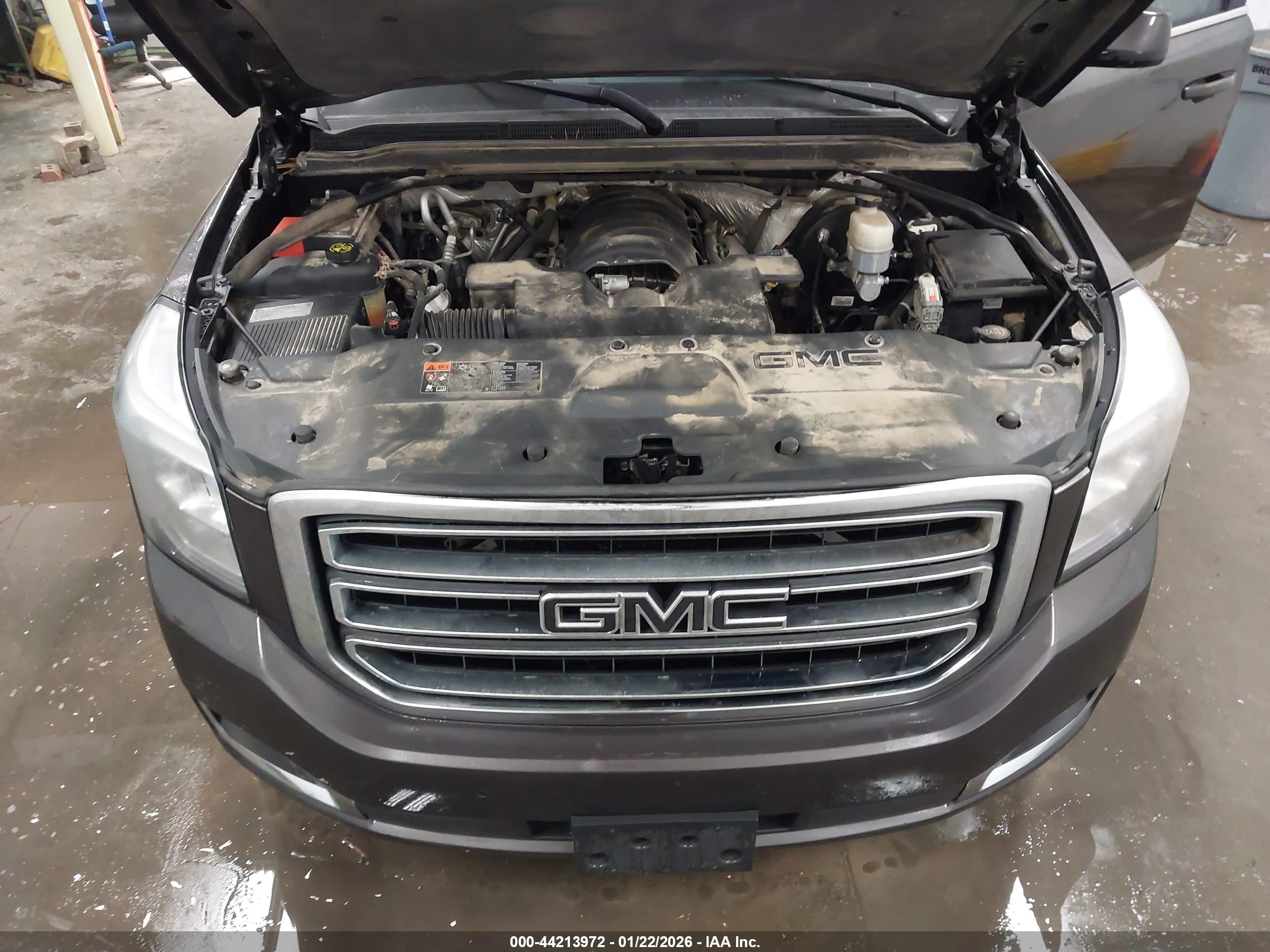 GMC YUKON image 10
