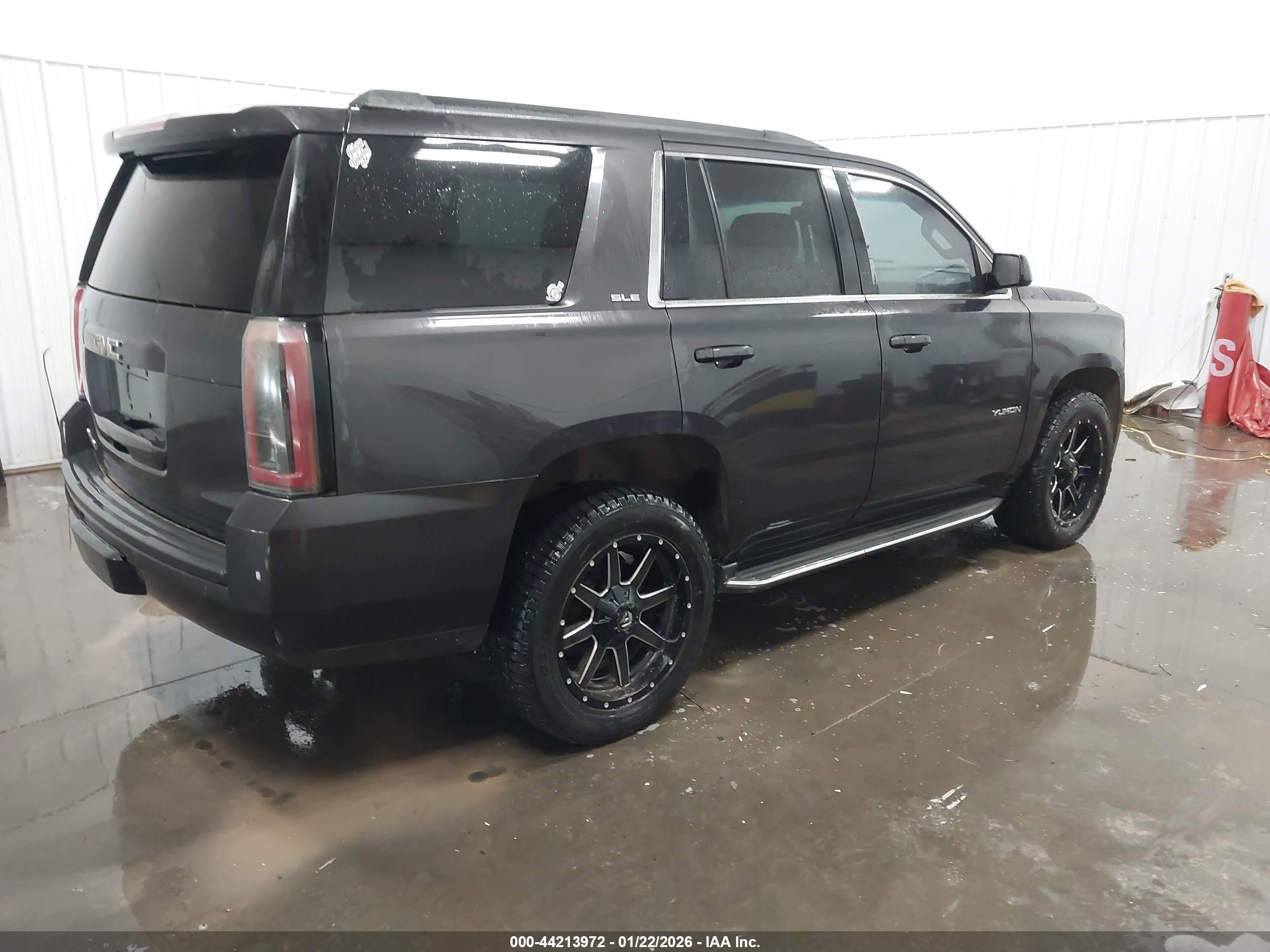 GMC YUKON image 4