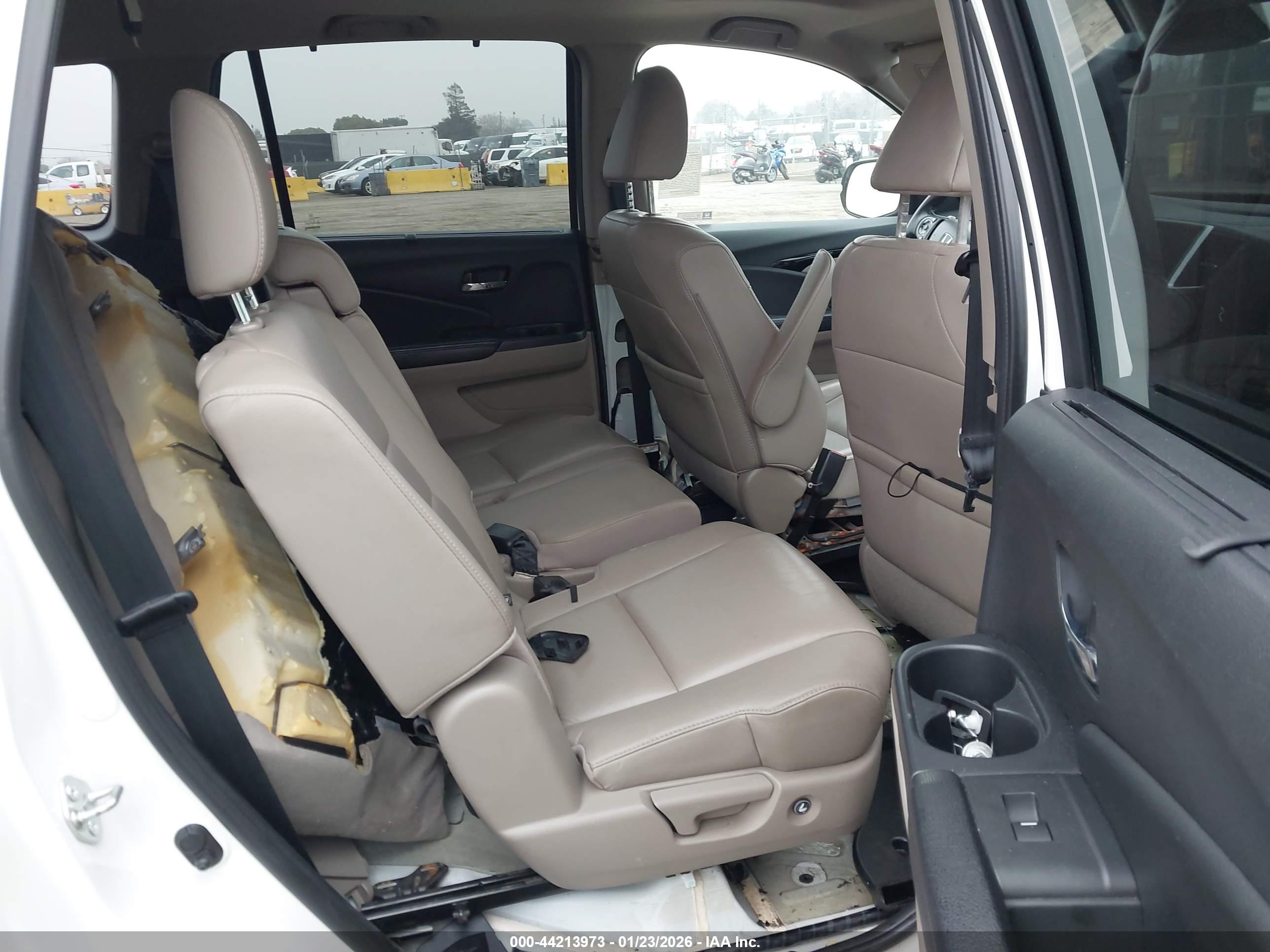 HONDA PILOT image 8