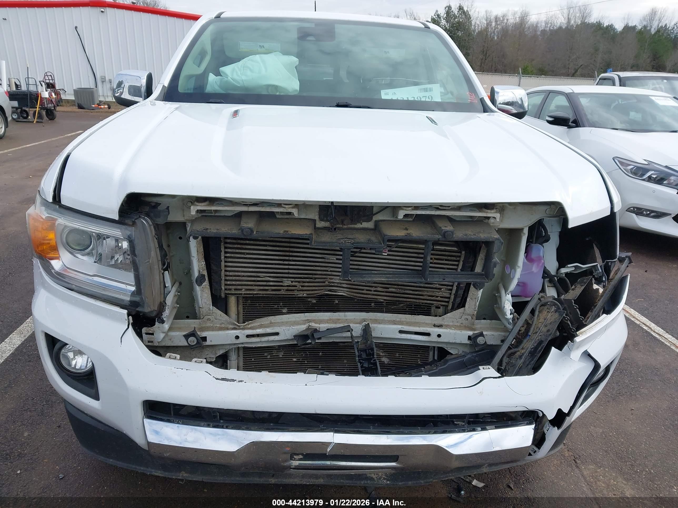 GMC CANYON image 6