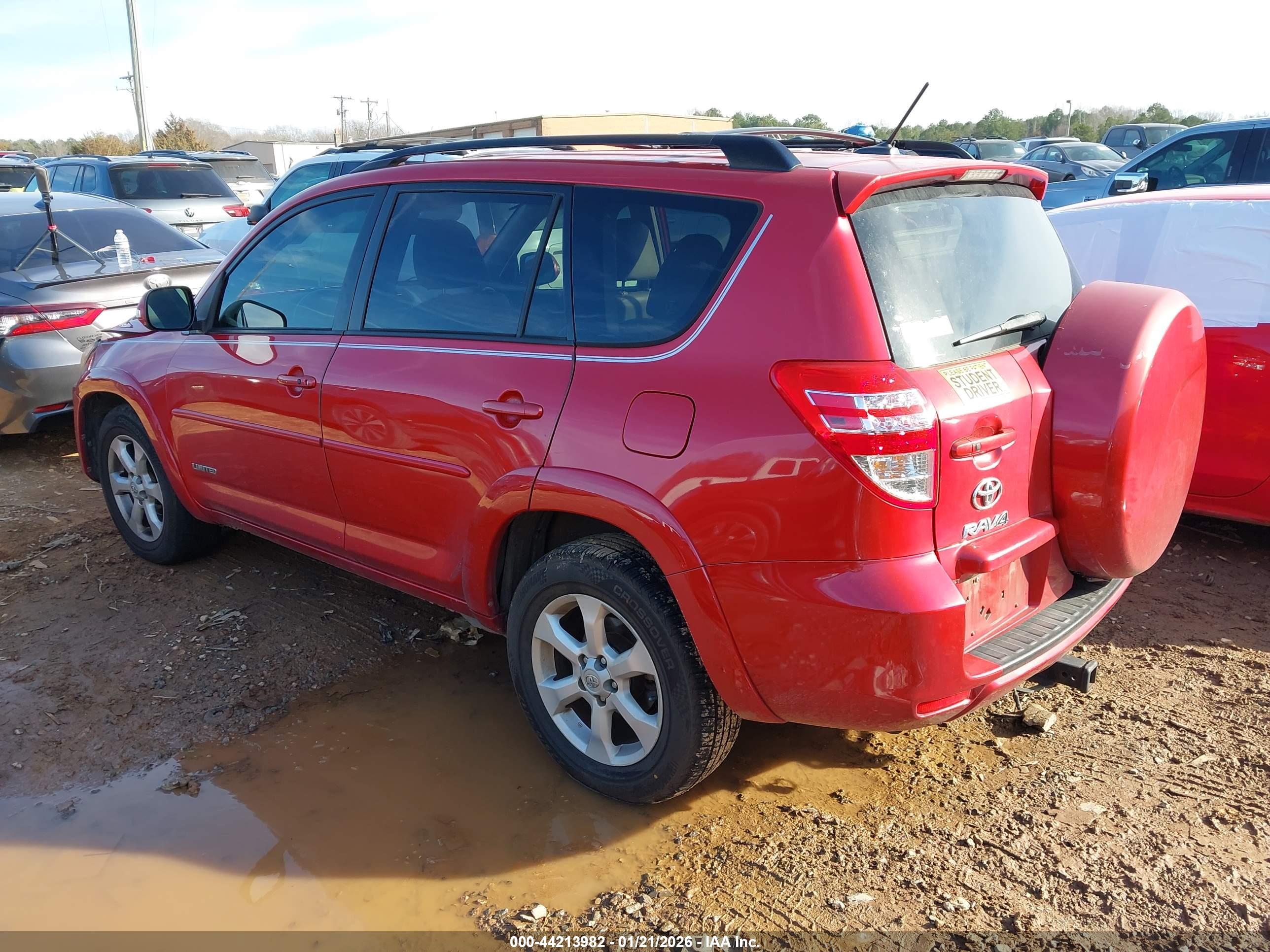 TOYOTA RAV4 image 3