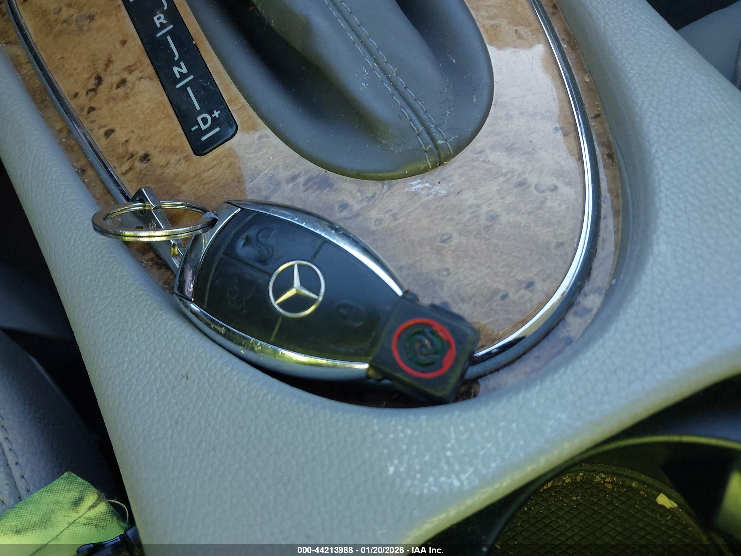 MERCEDES-BENZ E image 11