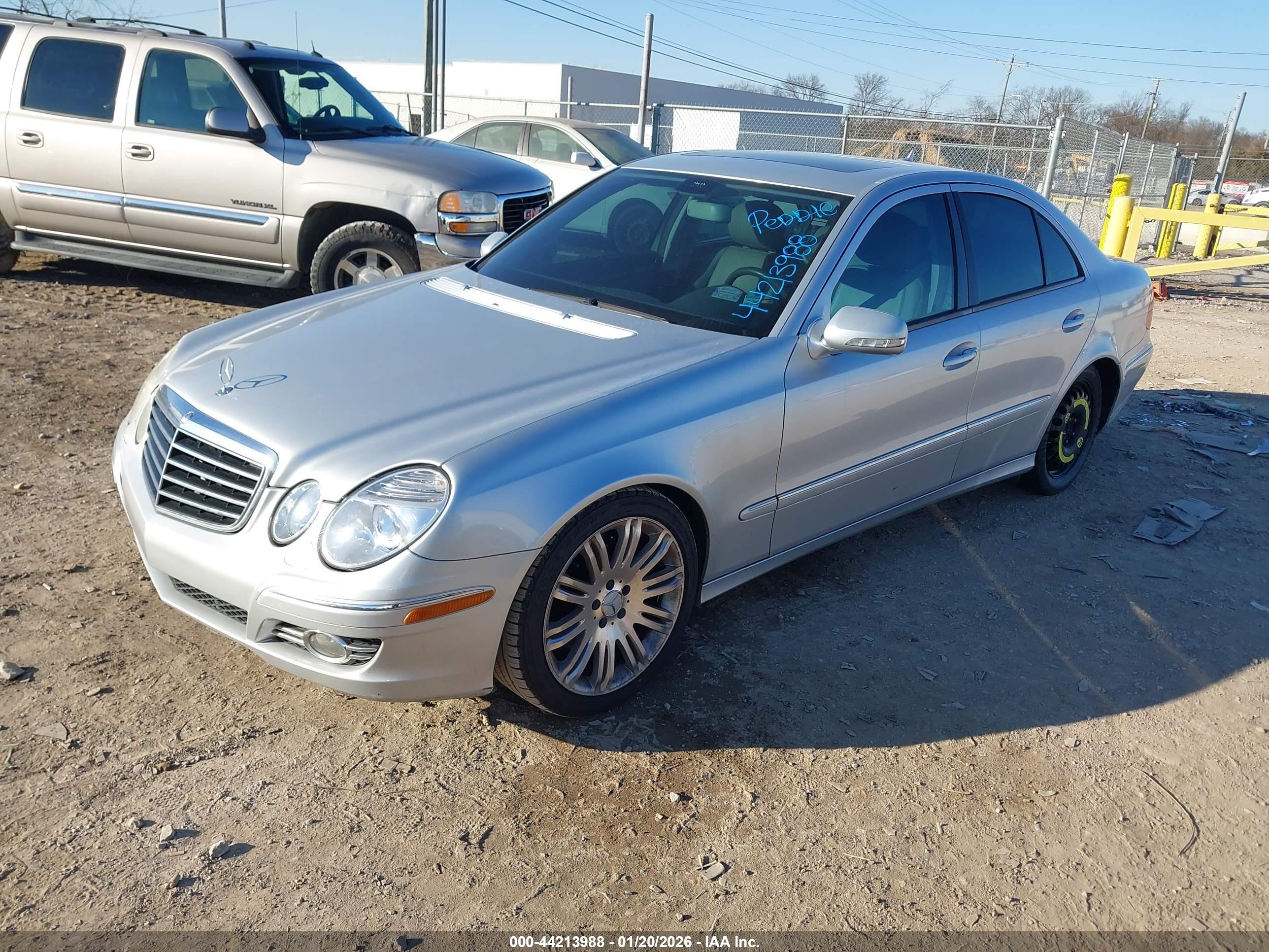MERCEDES-BENZ E image 2