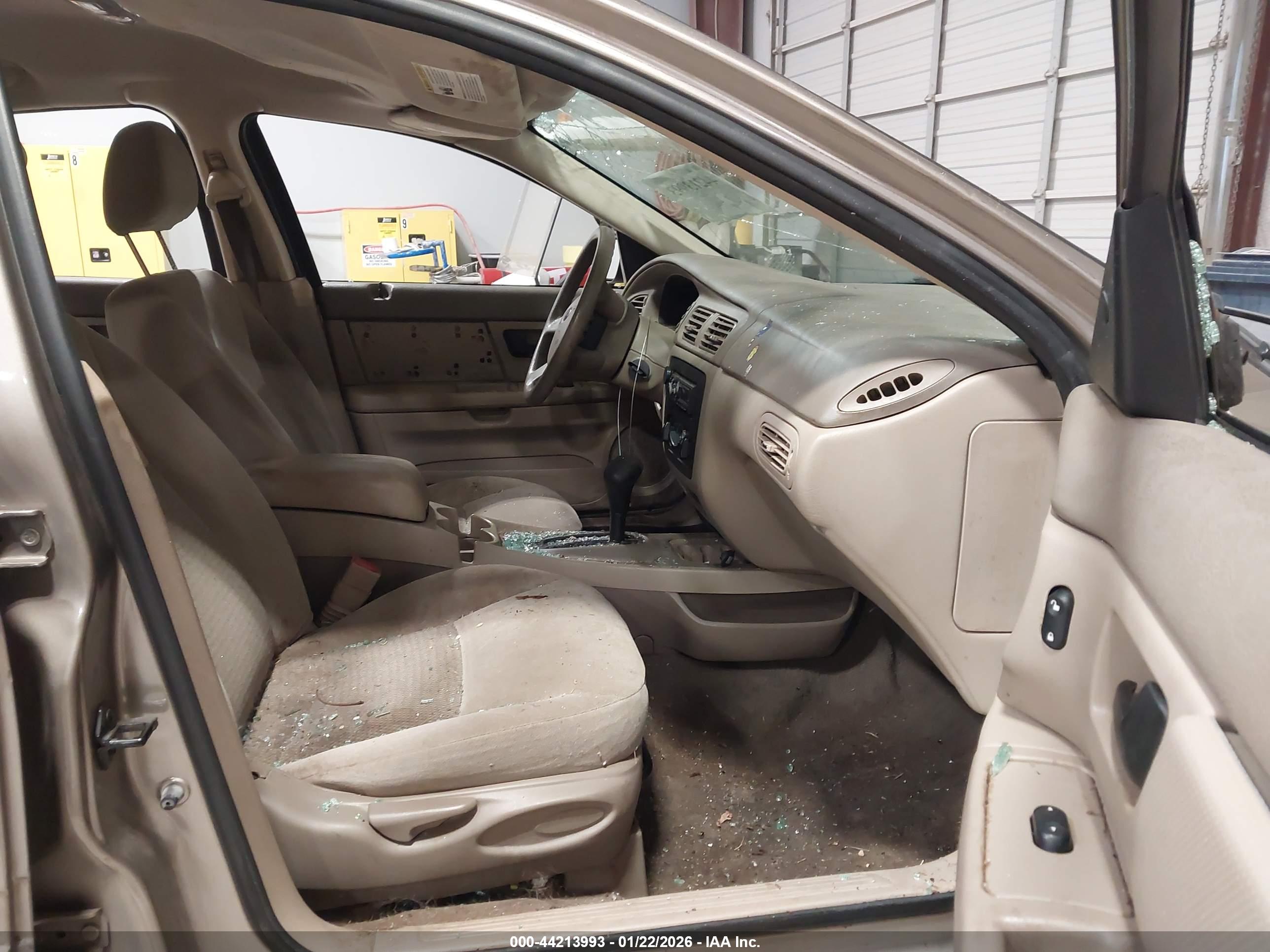 FORD TAURUS image 5