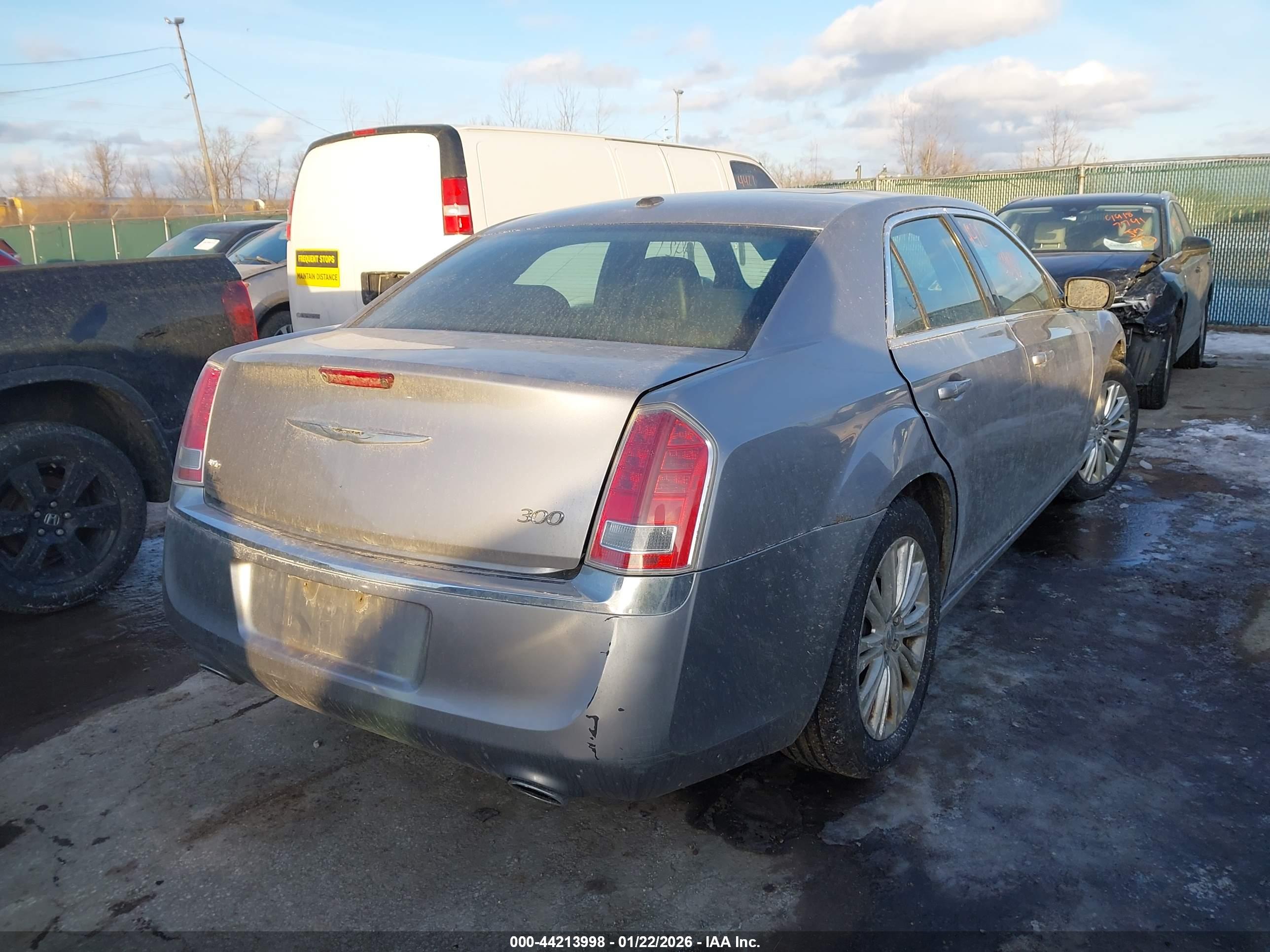 CHRYSLER 300 image 4