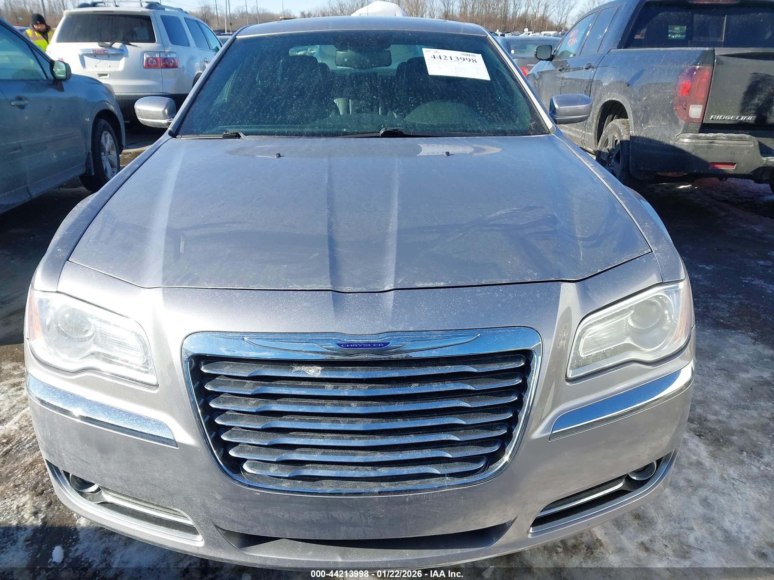 CHRYSLER 300 image 6