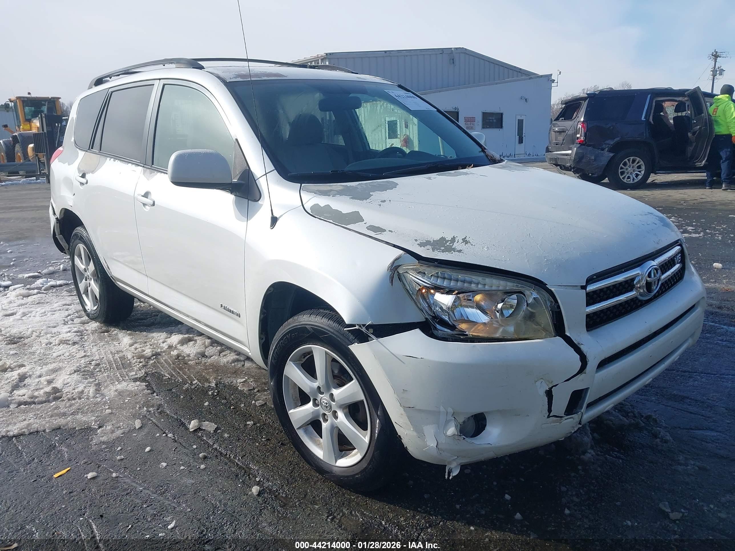 TOYOTA RAV4 image 6