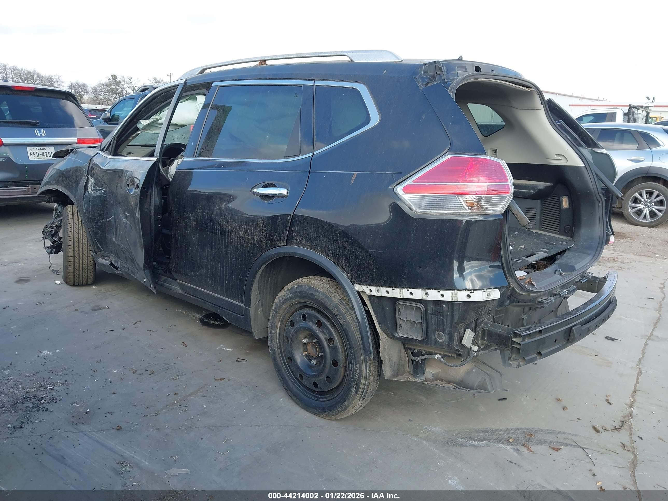 NISSAN ROGUE image 3